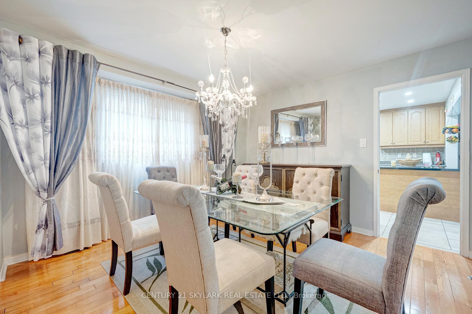 Photo 14 of 30 Wexford Road, Brampton, Heart Lake West — HOMEH