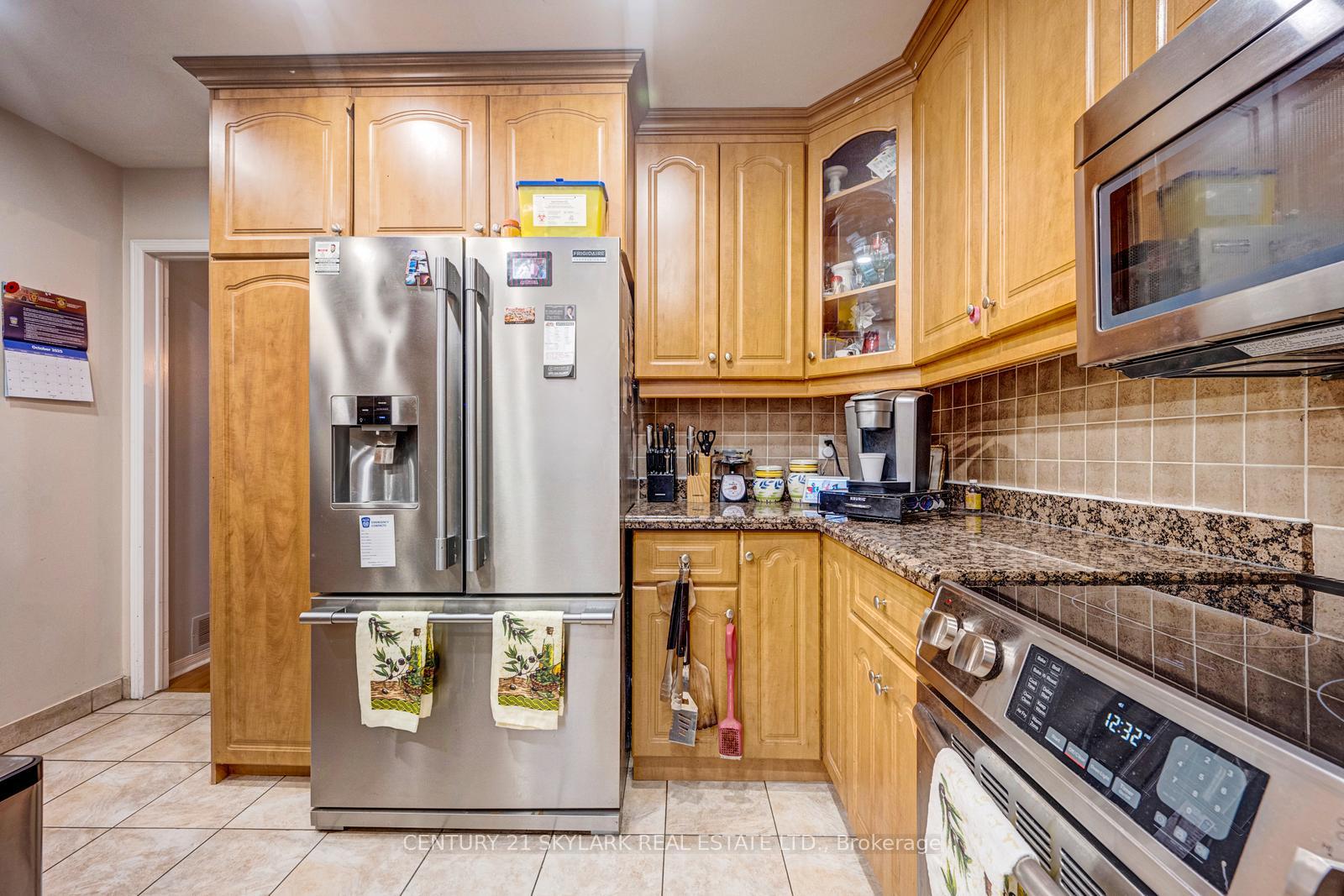 Photo 21 of 30 Wexford Road, Brampton, Heart Lake West — HOMEH
