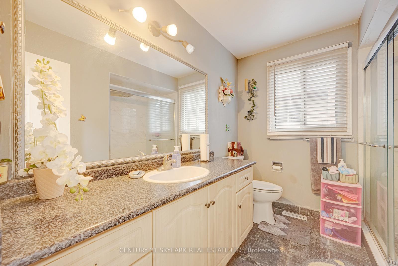 Photo 37 of 30 Wexford Road, Brampton, Heart Lake West — HOMEH