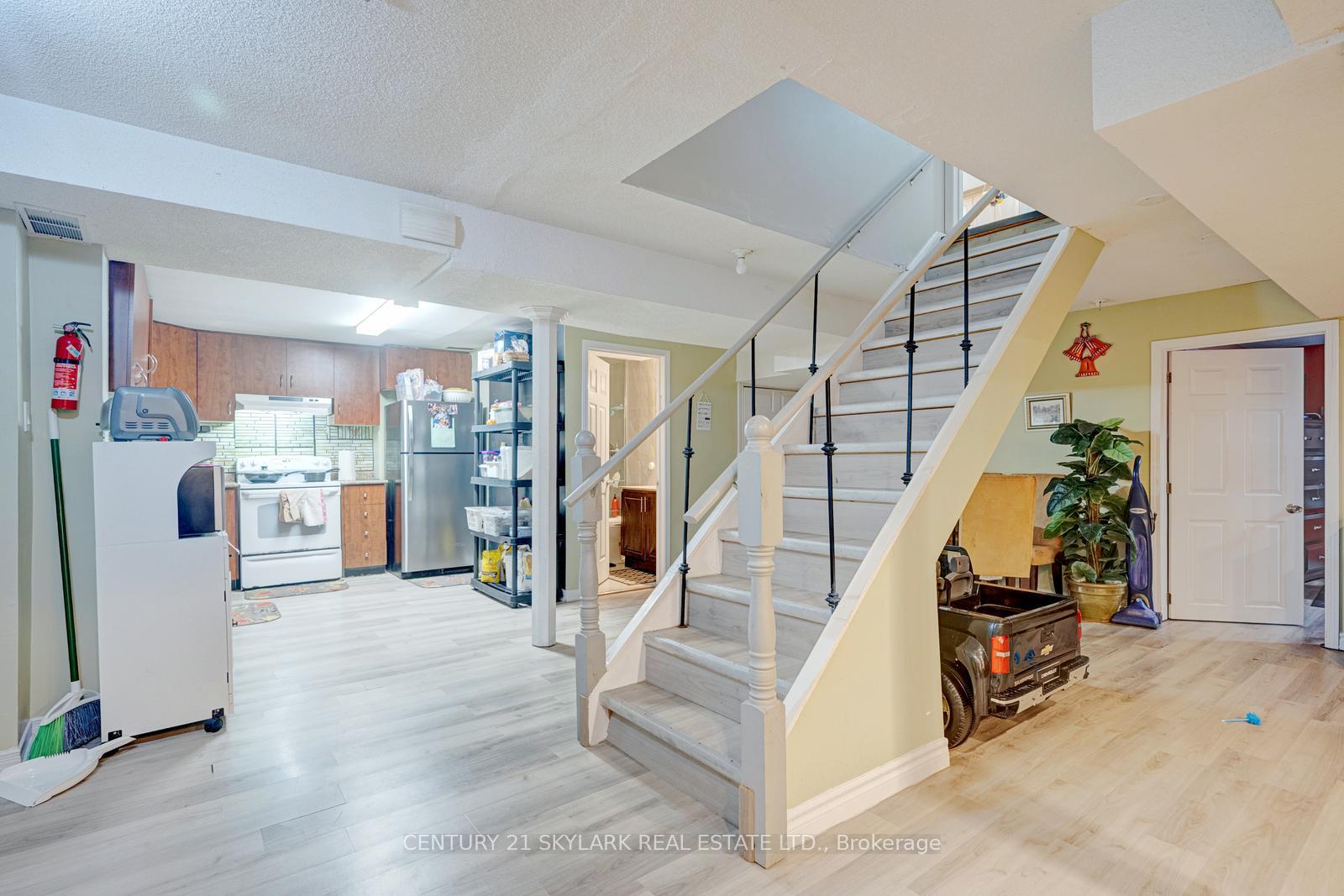 Photo 44 of 30 Wexford Road, Brampton, Heart Lake West — HOMEH