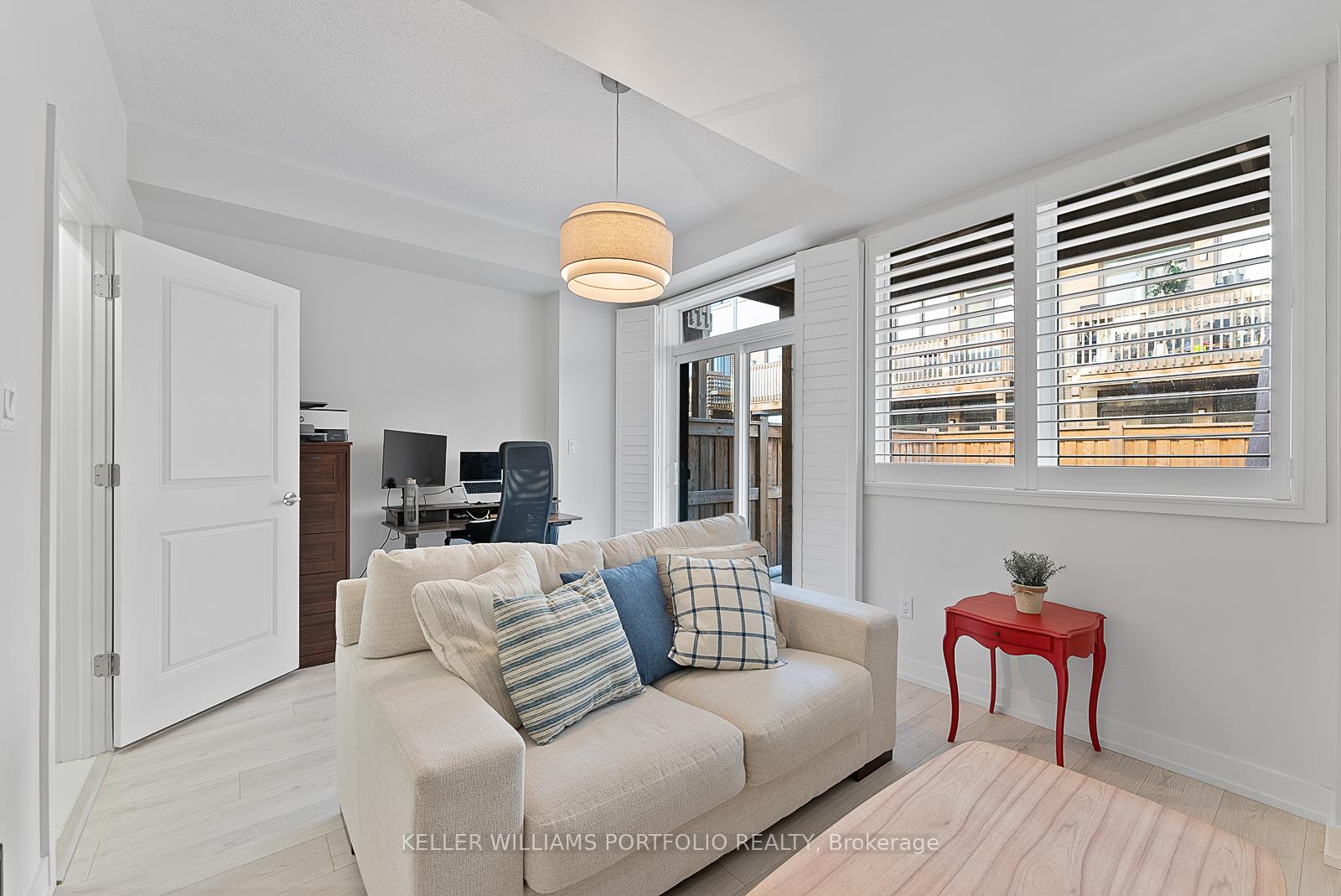 Photo 8 of 222 Squire Crescent, Oakville, Glenorchy — HOMEH