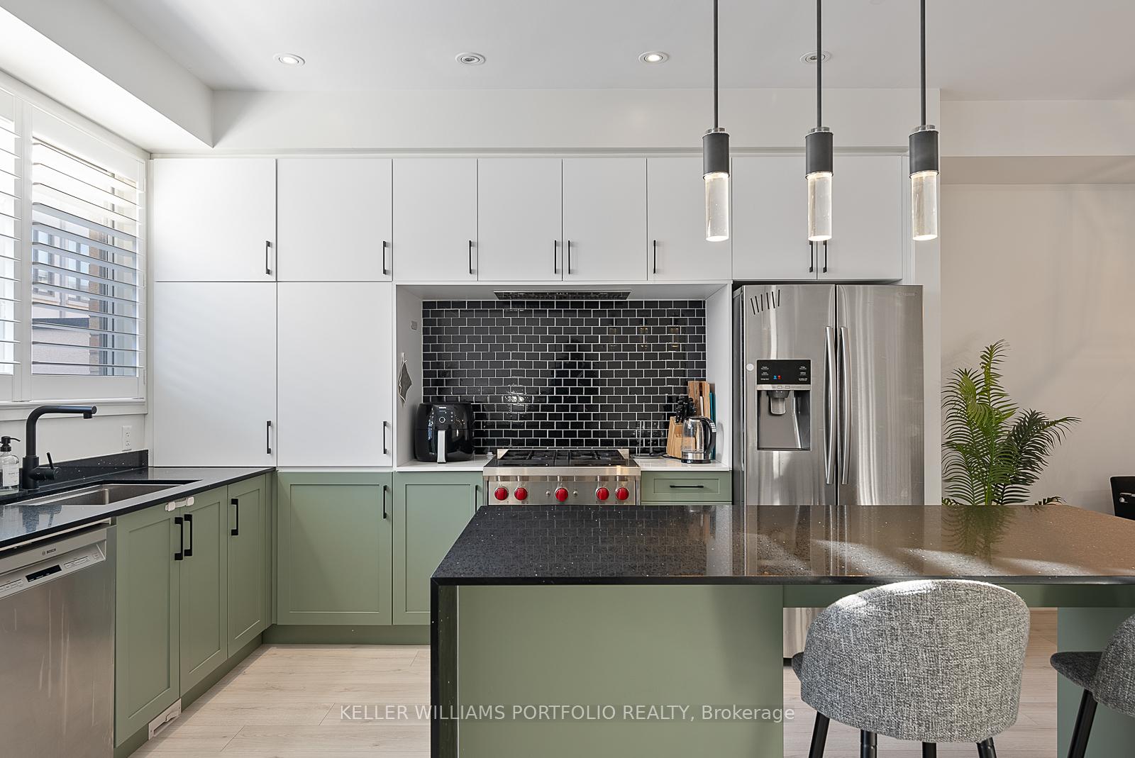 Photo 12 of 222 Squire Crescent, Oakville, Glenorchy — HOMEH
