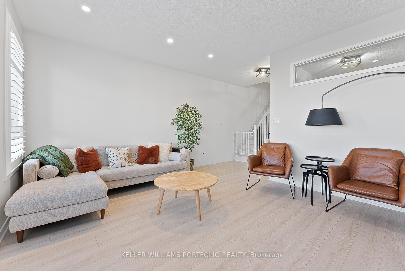 Photo 21 of 222 Squire Crescent, Oakville, Glenorchy — HOMEH