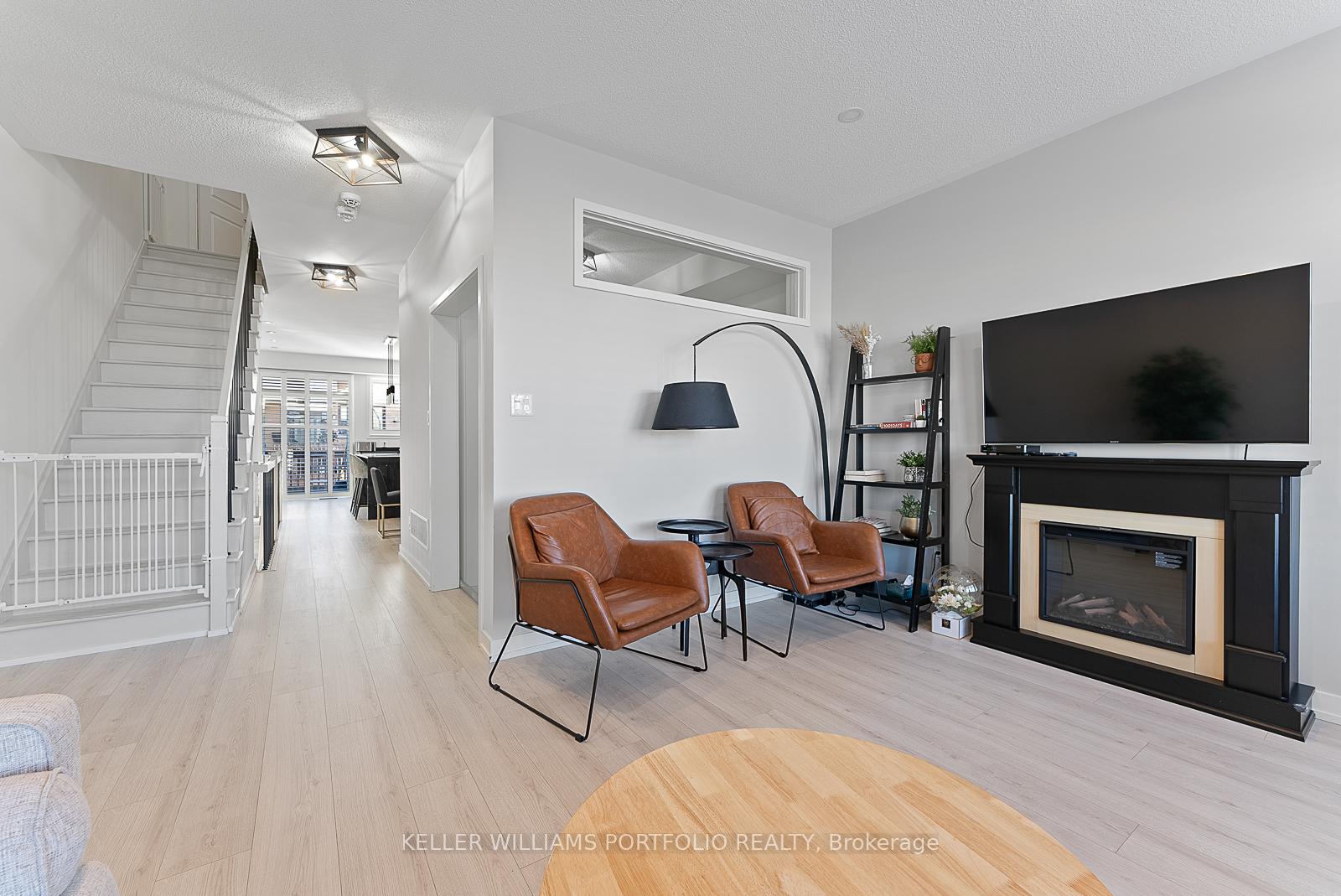Photo 22 of 222 Squire Crescent, Oakville, Glenorchy — HOMEH