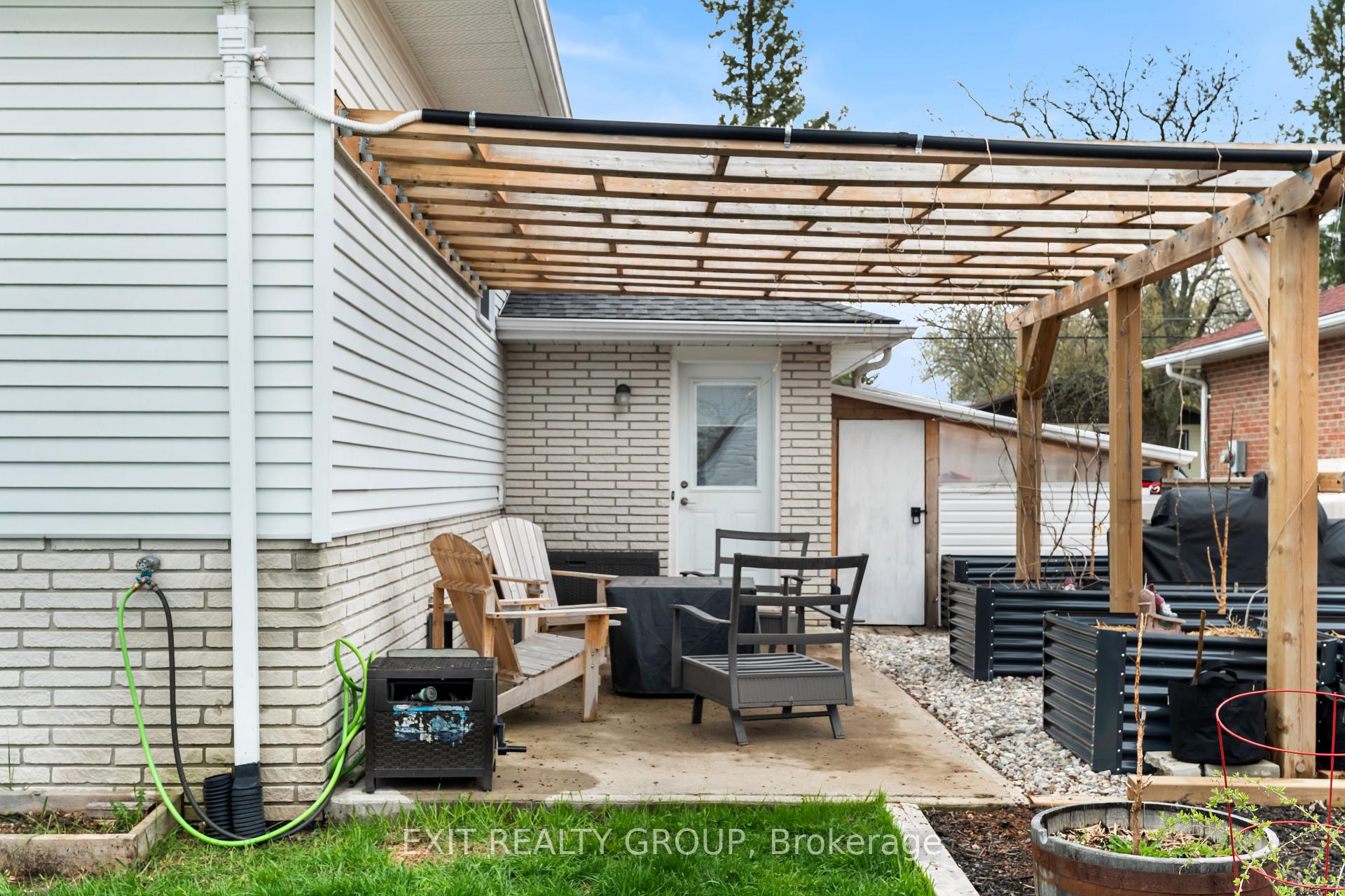 Photo 2 of 96 Maple Drive, Belleville, Belleville Ward — HOMEH
