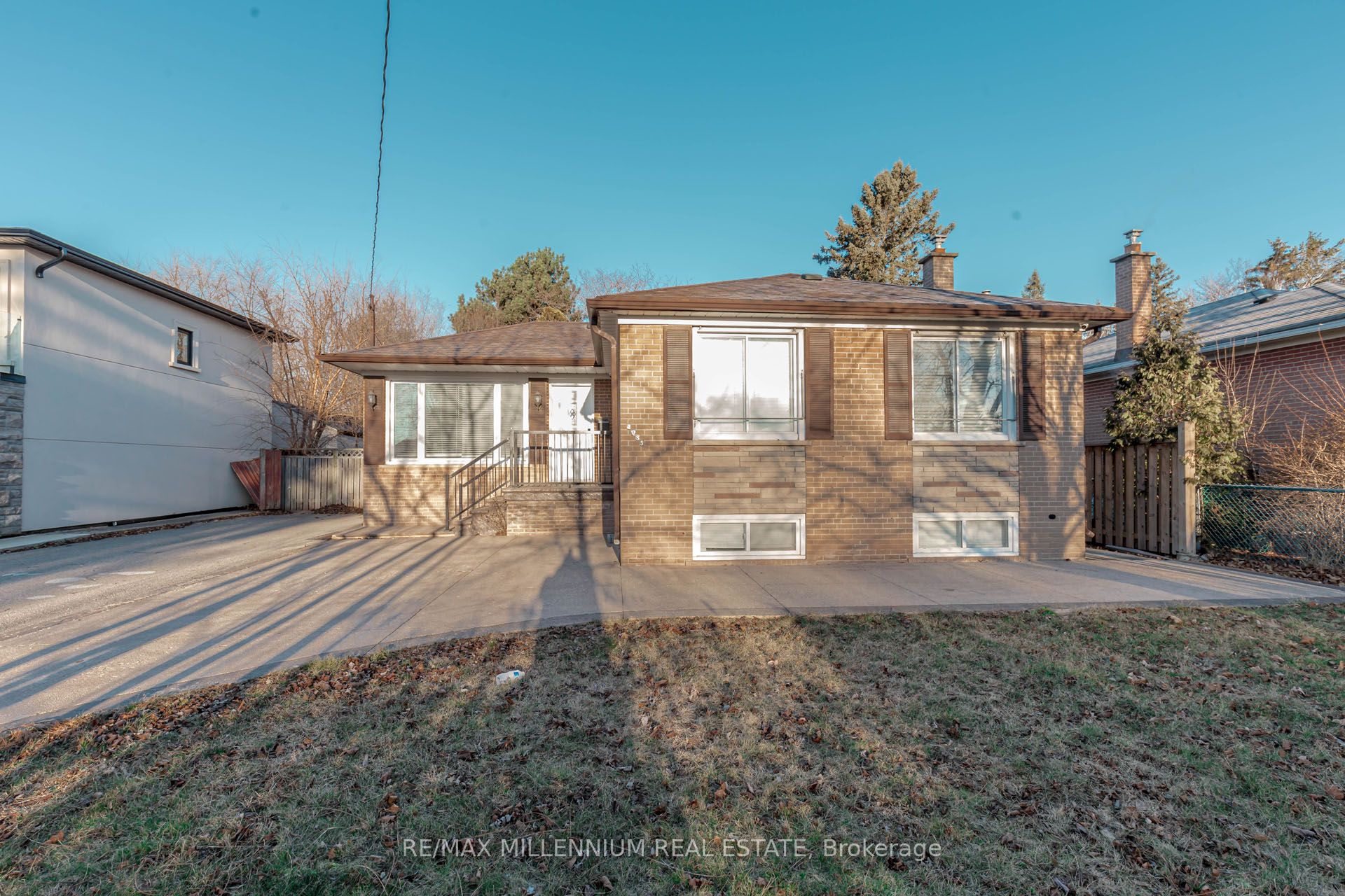 Front of 2085 Bridge Road