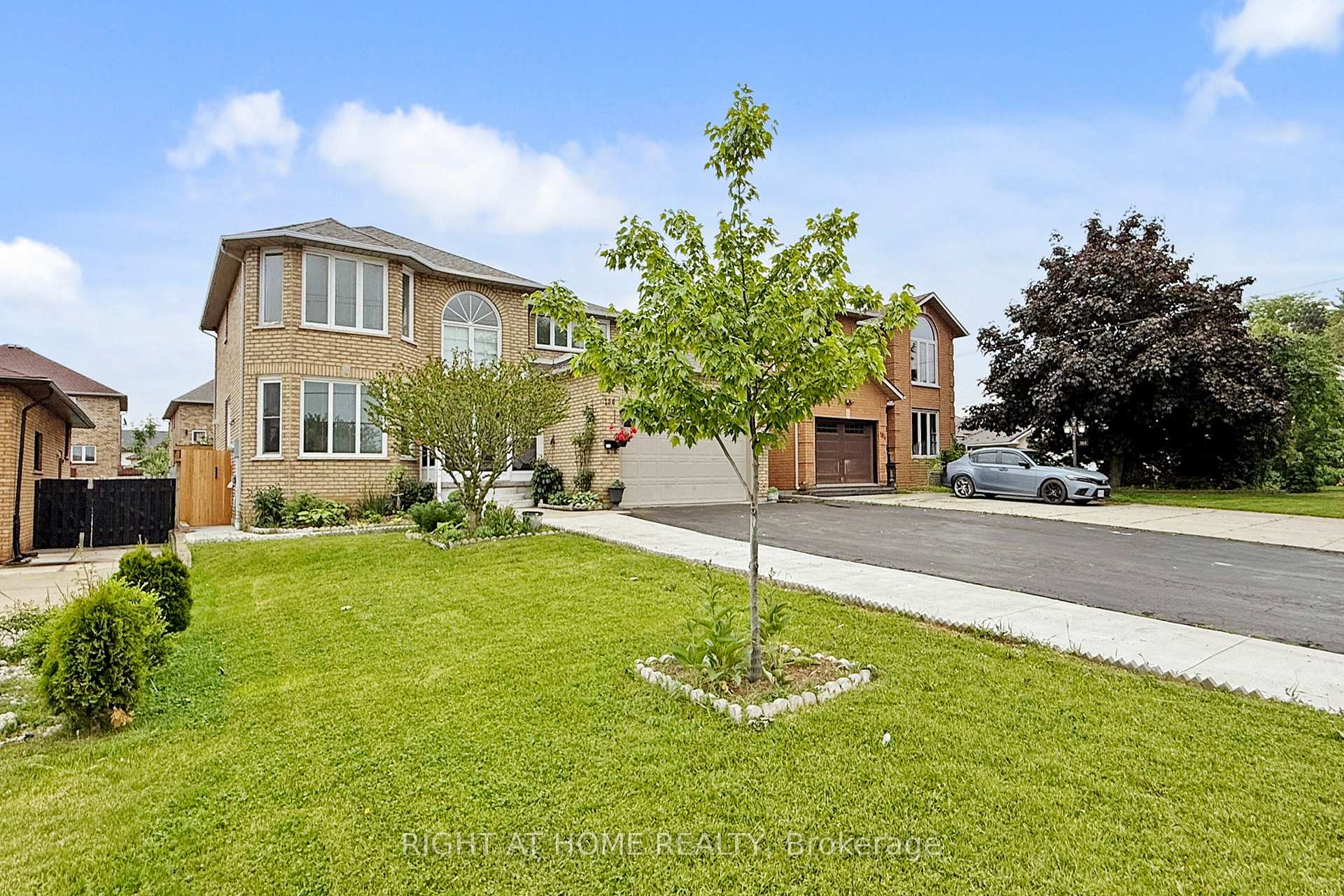 Photo 2 of 186 Green Road, Hamilton, Stoney Creek — HOMEH