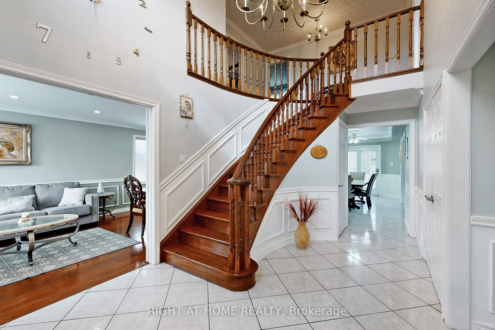 Photo 4 of 186 Green Road, Hamilton, Stoney Creek — HOMEH
