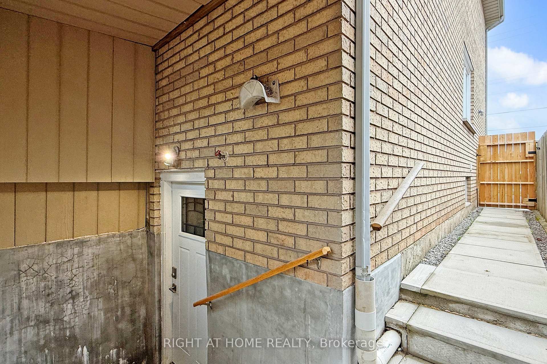 Photo 47 of 186 Green Road, Hamilton, Stoney Creek — HOMEH