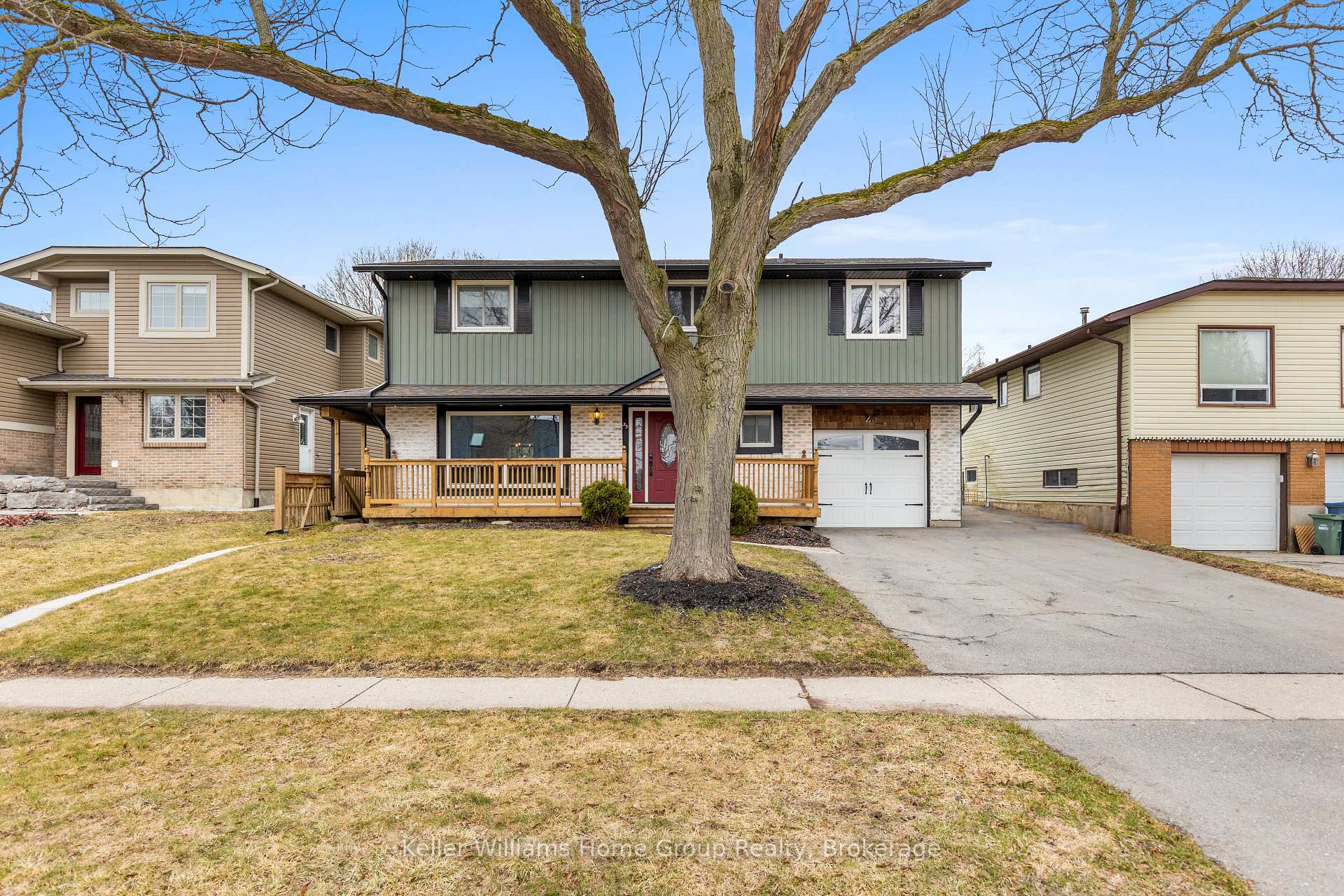 Photo 2 of 23 Pondview Crescent, Guelph, Victoria North — HOMEH