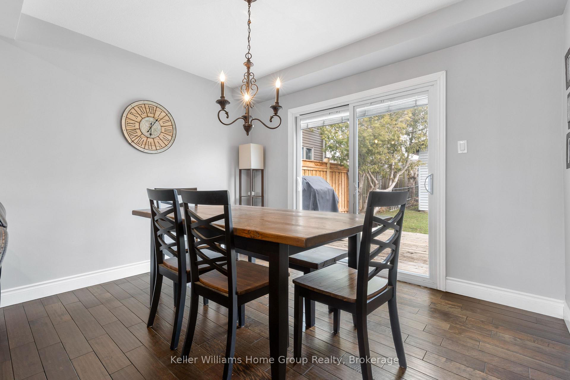 Photo 6 of 23 Pondview Crescent, Guelph, Victoria North — HOMEH