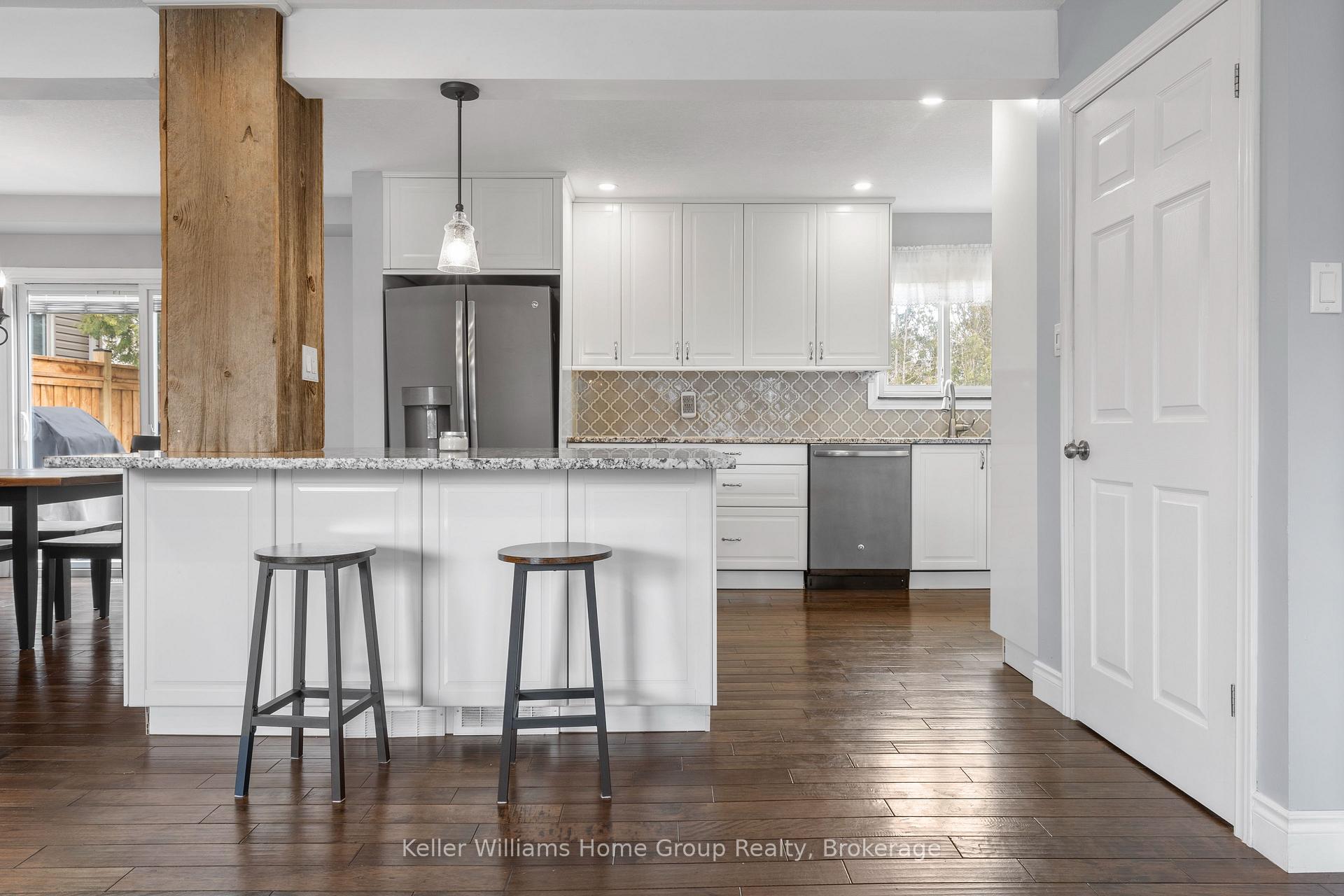Photo 10 of 23 Pondview Crescent, Guelph, Victoria North — HOMEH