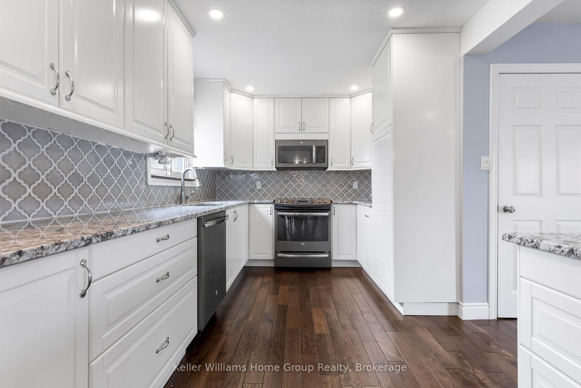 Photo 12 of 23 Pondview Crescent, Guelph, Victoria North — HOMEH