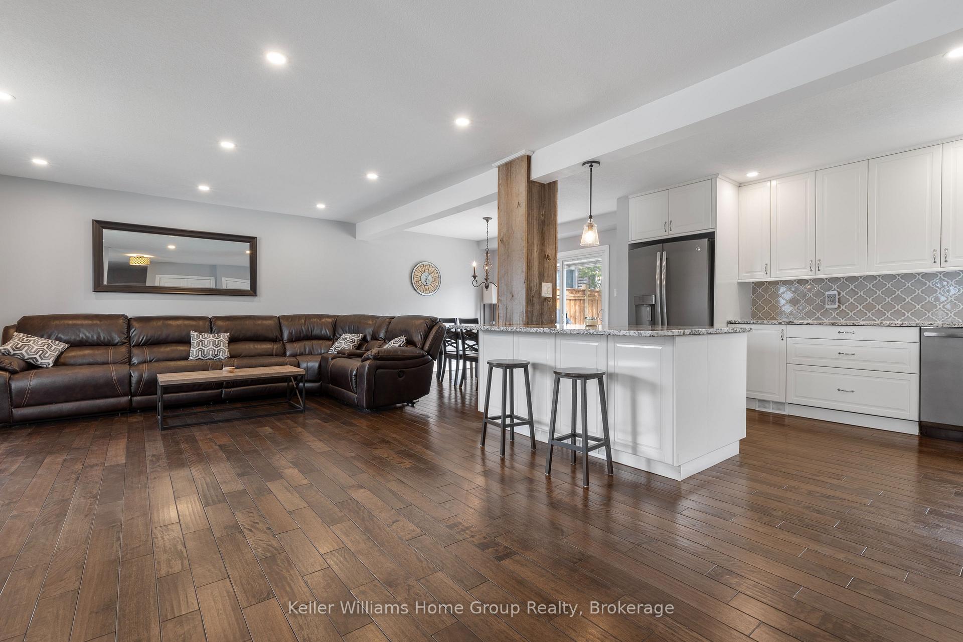 Photo 14 of 23 Pondview Crescent, Guelph, Victoria North — HOMEH