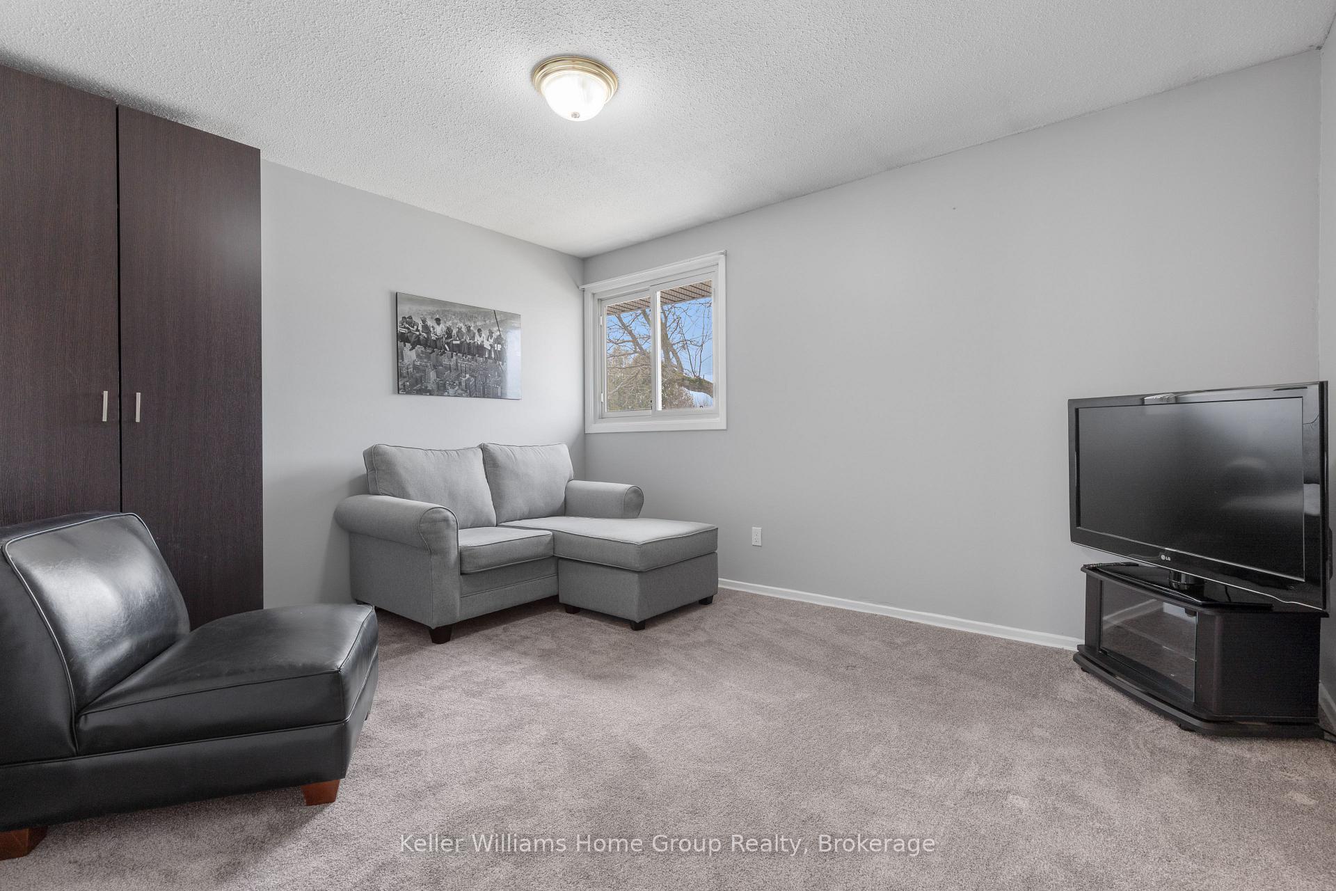Photo 20 of 23 Pondview Crescent, Guelph, Victoria North — HOMEH