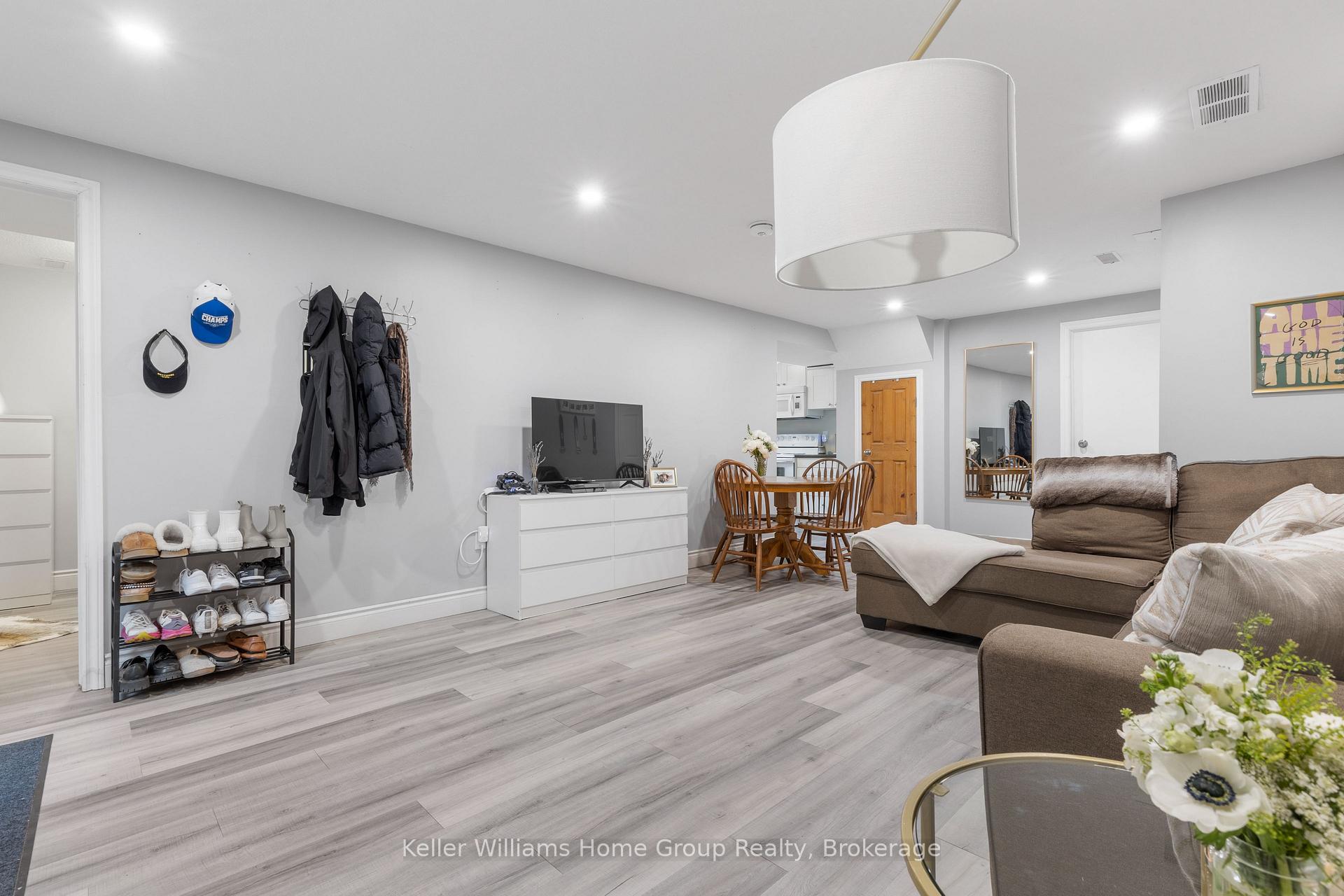 Photo 32 of 23 Pondview Crescent, Guelph, Victoria North — HOMEH