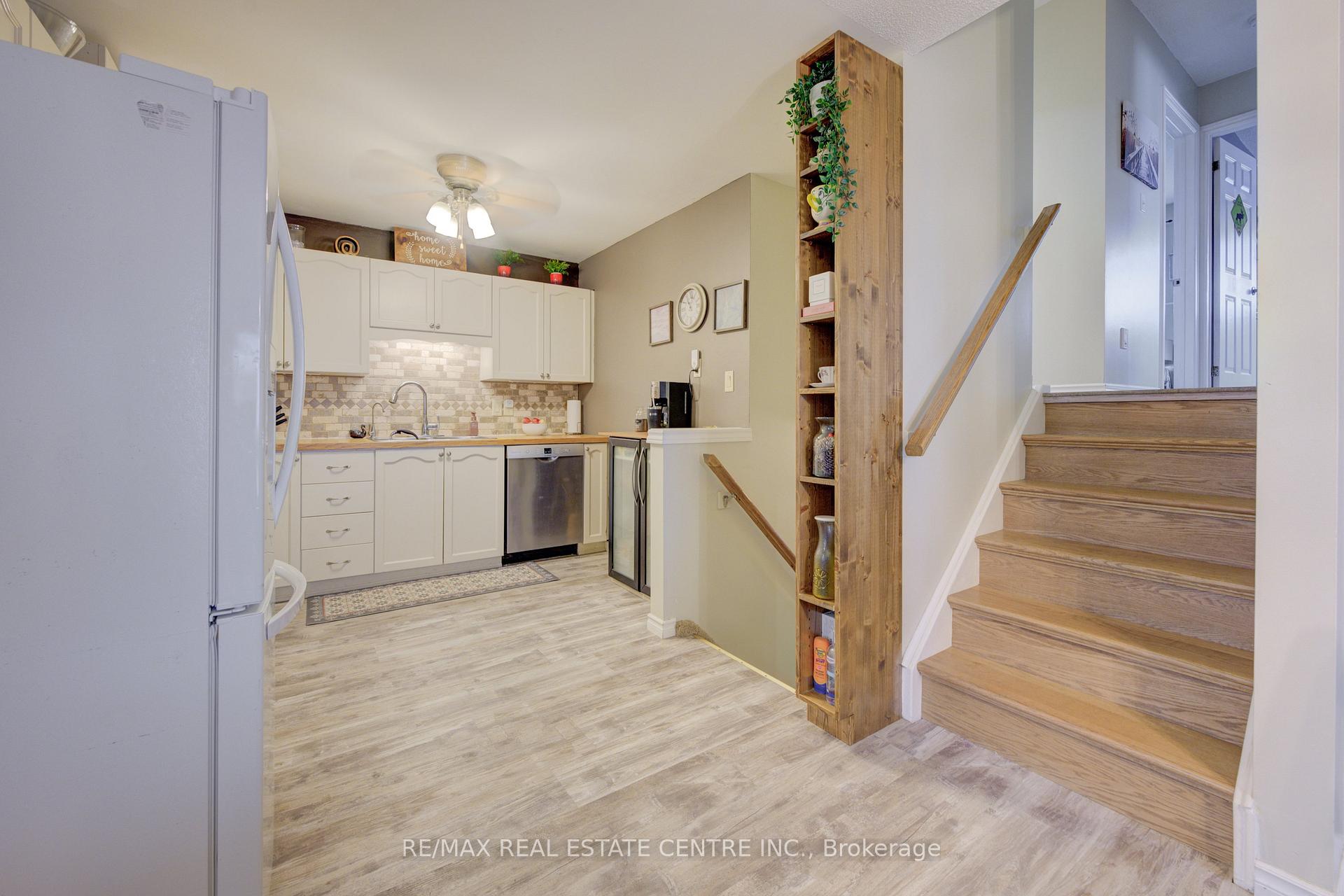 Photo 10 of 81 Dyer Court, Cambridge, Silver Heights — HOMEH