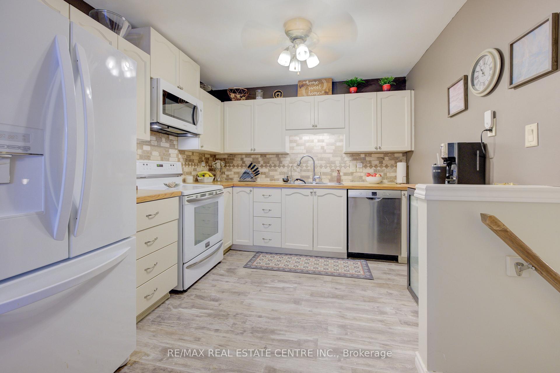 Photo 11 of 81 Dyer Court, Cambridge, Silver Heights — HOMEH