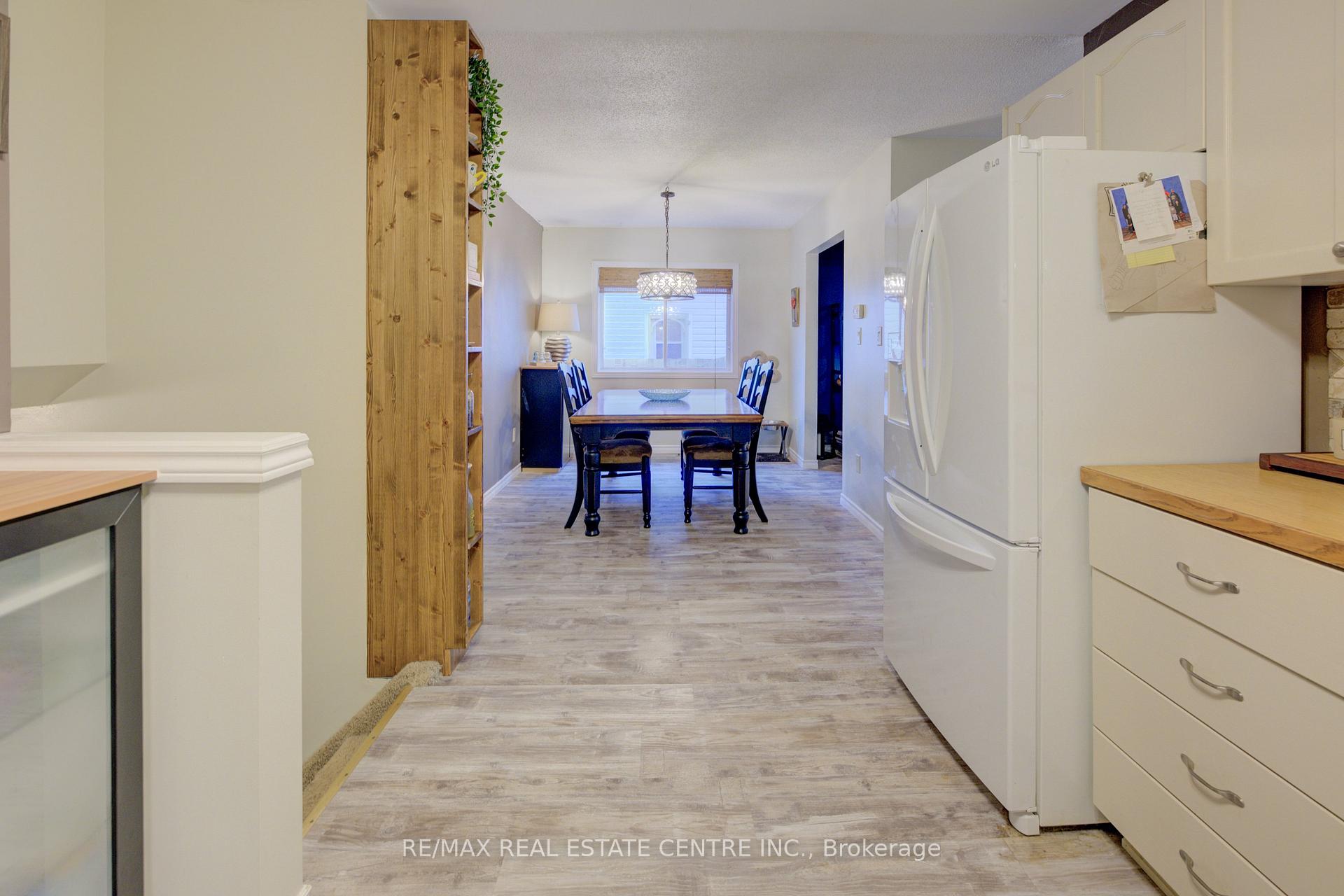 Photo 14 of 81 Dyer Court, Cambridge, Silver Heights — HOMEH