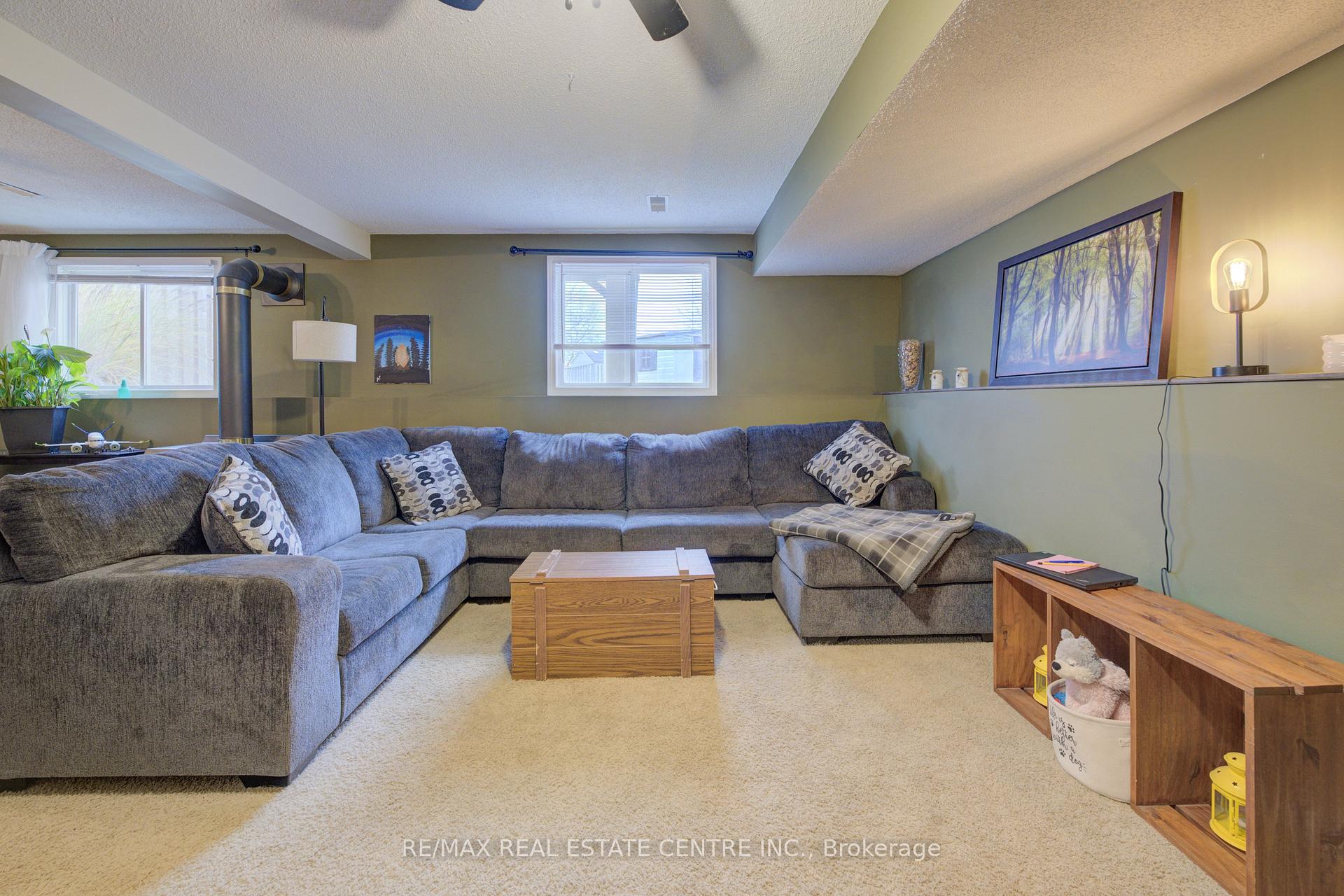 Photo 23 of 81 Dyer Court, Cambridge, Silver Heights — HOMEH