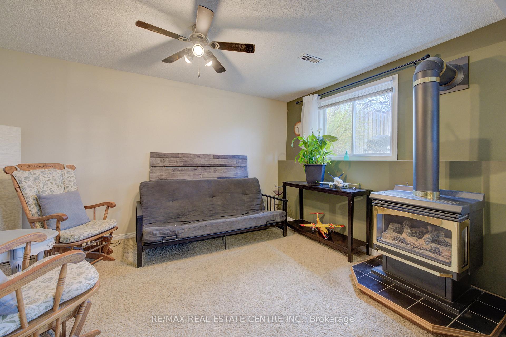 Photo 24 of 81 Dyer Court, Cambridge, Silver Heights — HOMEH