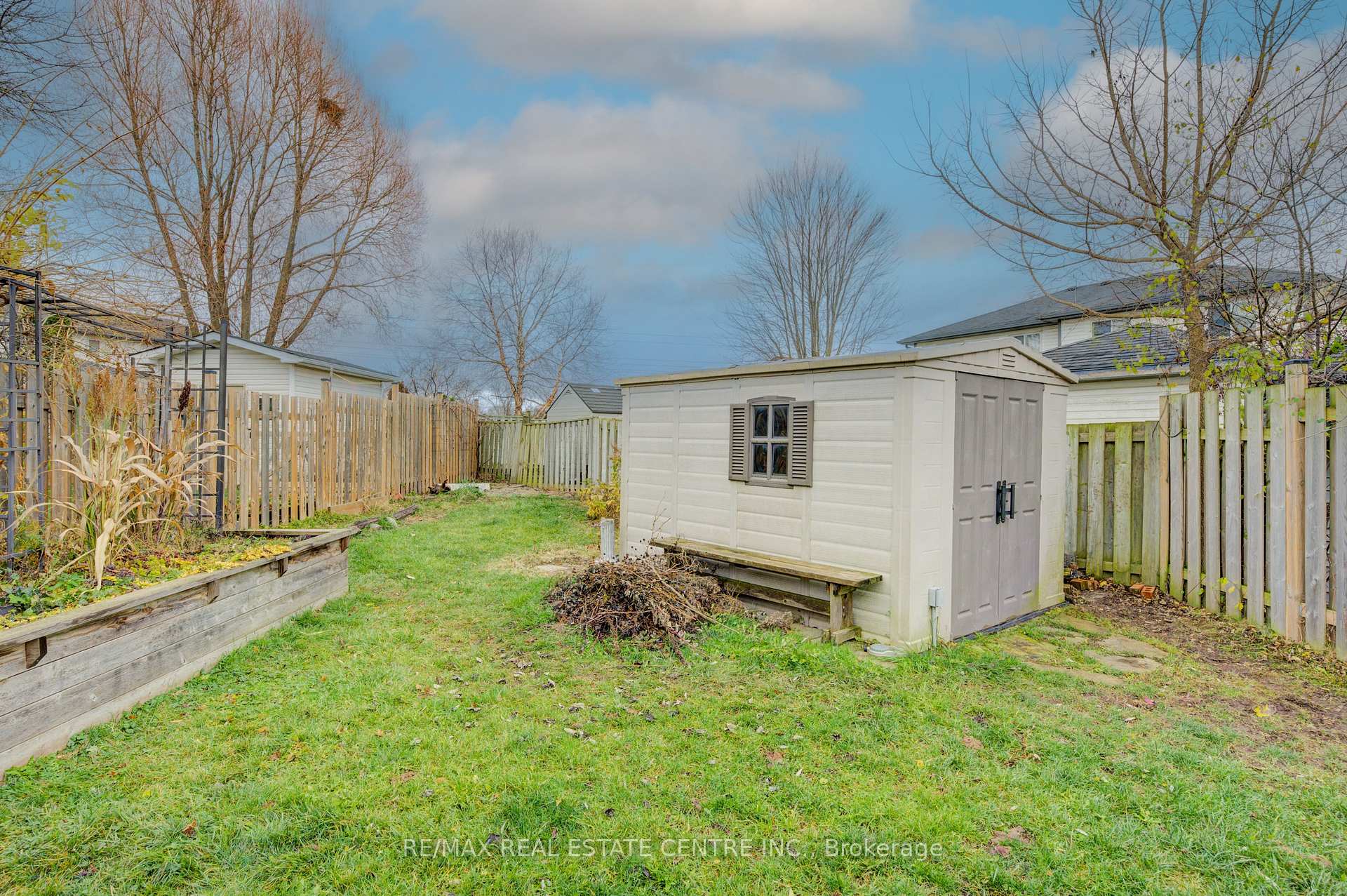Photo 34 of 81 Dyer Court, Cambridge, Silver Heights — HOMEH