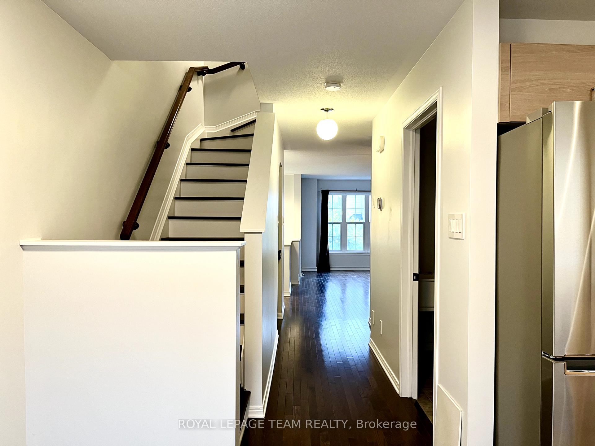 Photo 8 of 35 Jenscott Private, Ottawa, Central Park — HOMEH