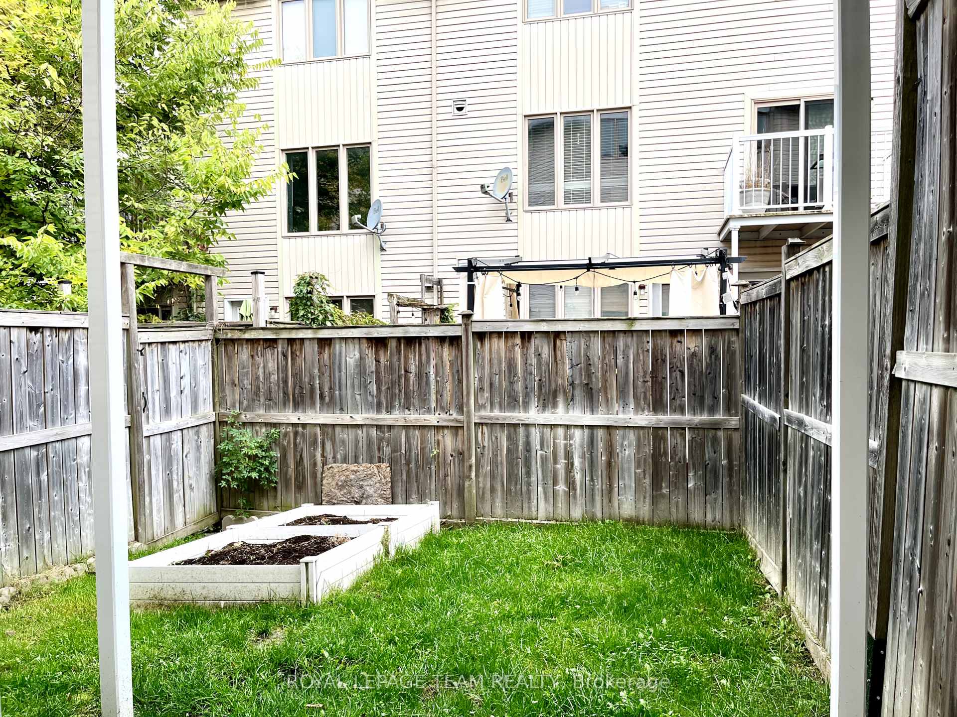 Photo 33 of 35 Jenscott Private, Ottawa, Central Park — HOMEH