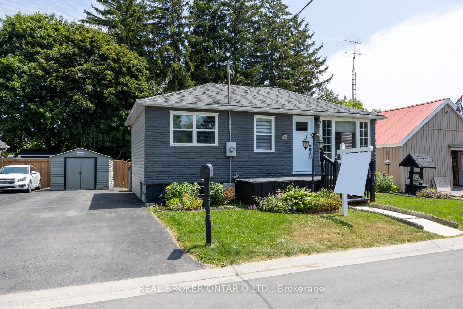 Photo 1 of 3 Lambs Lane, Clarington, Bowmanville — HOMEH