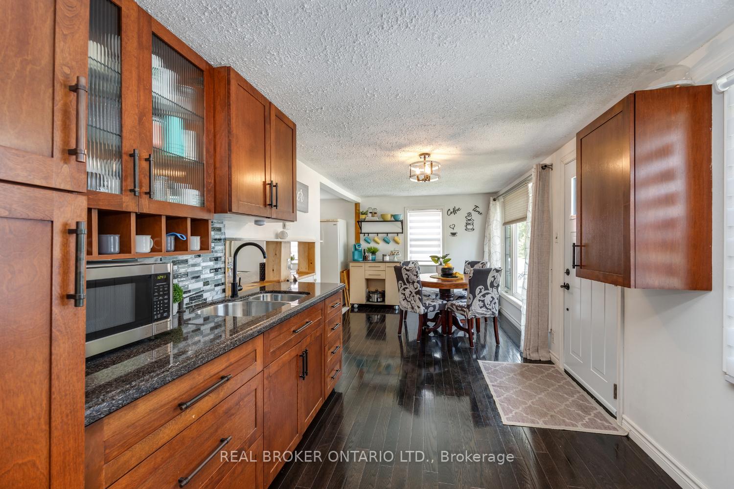 Photo 4 of 3 Lambs Lane, Clarington, Bowmanville — HOMEH