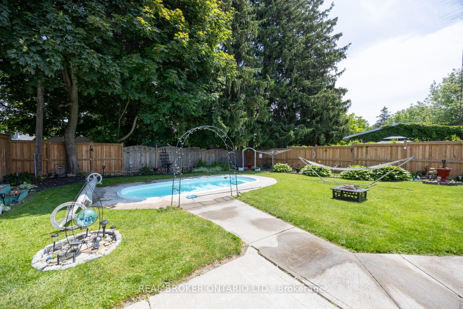 Photo 19 of 3 Lambs Lane, Clarington, Bowmanville — HOMEH