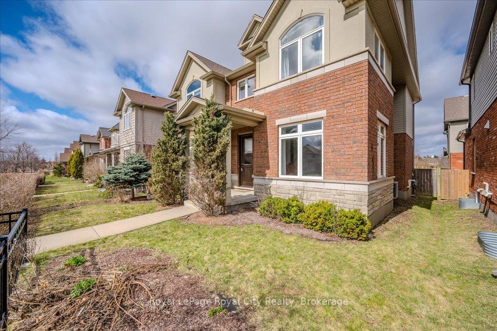 Photo 3 of 22 Tolton Drive, Guelph, Pineridge/Westminster Woods — HOMEH