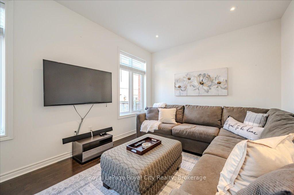 Photo 16 of 22 Tolton Drive, Guelph, Pineridge/Westminster Woods — HOMEH