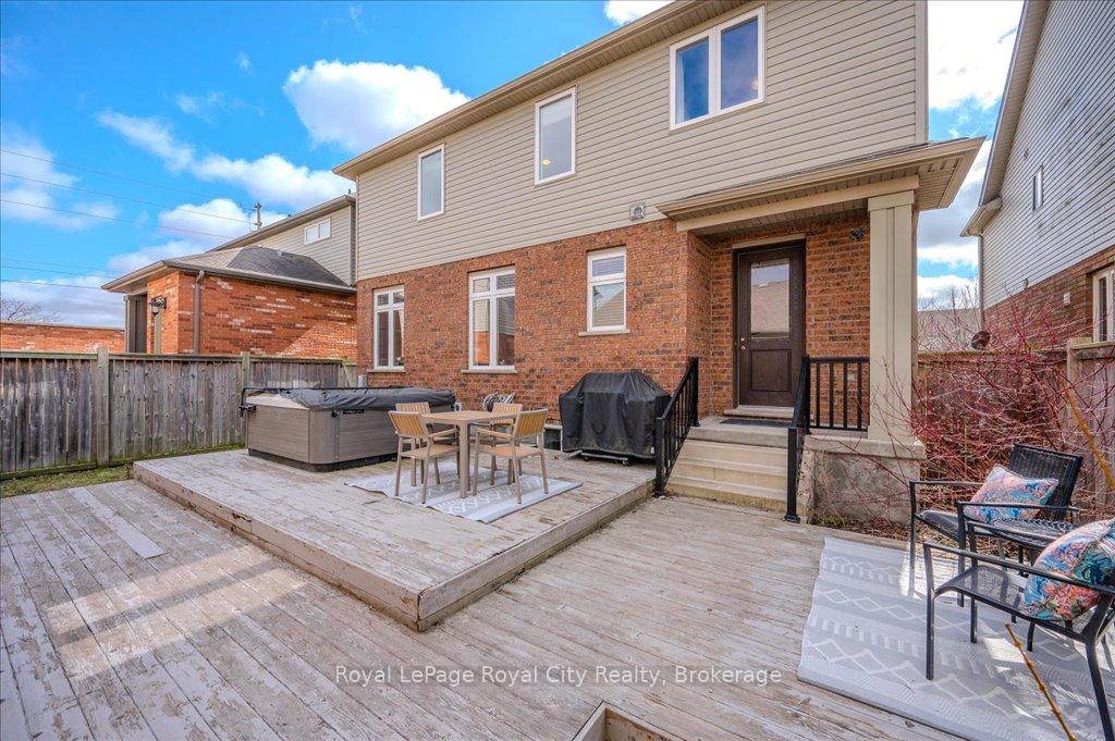 Photo 37 of 22 Tolton Drive, Guelph, Pineridge/Westminster Woods — HOMEH