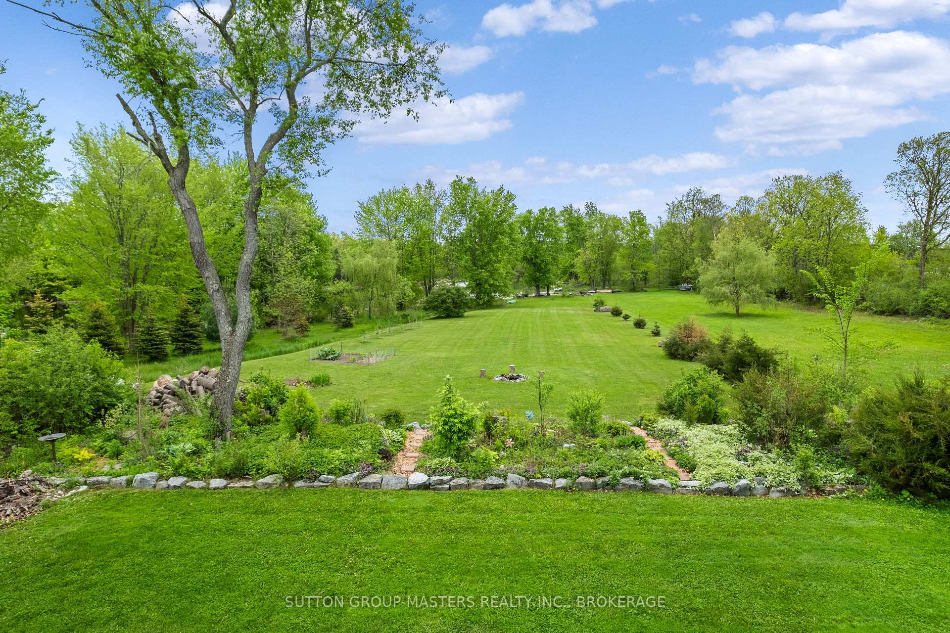 Photo 6 of 4642 Garrison Court, Frontenac, Frontenac South — HOMEH