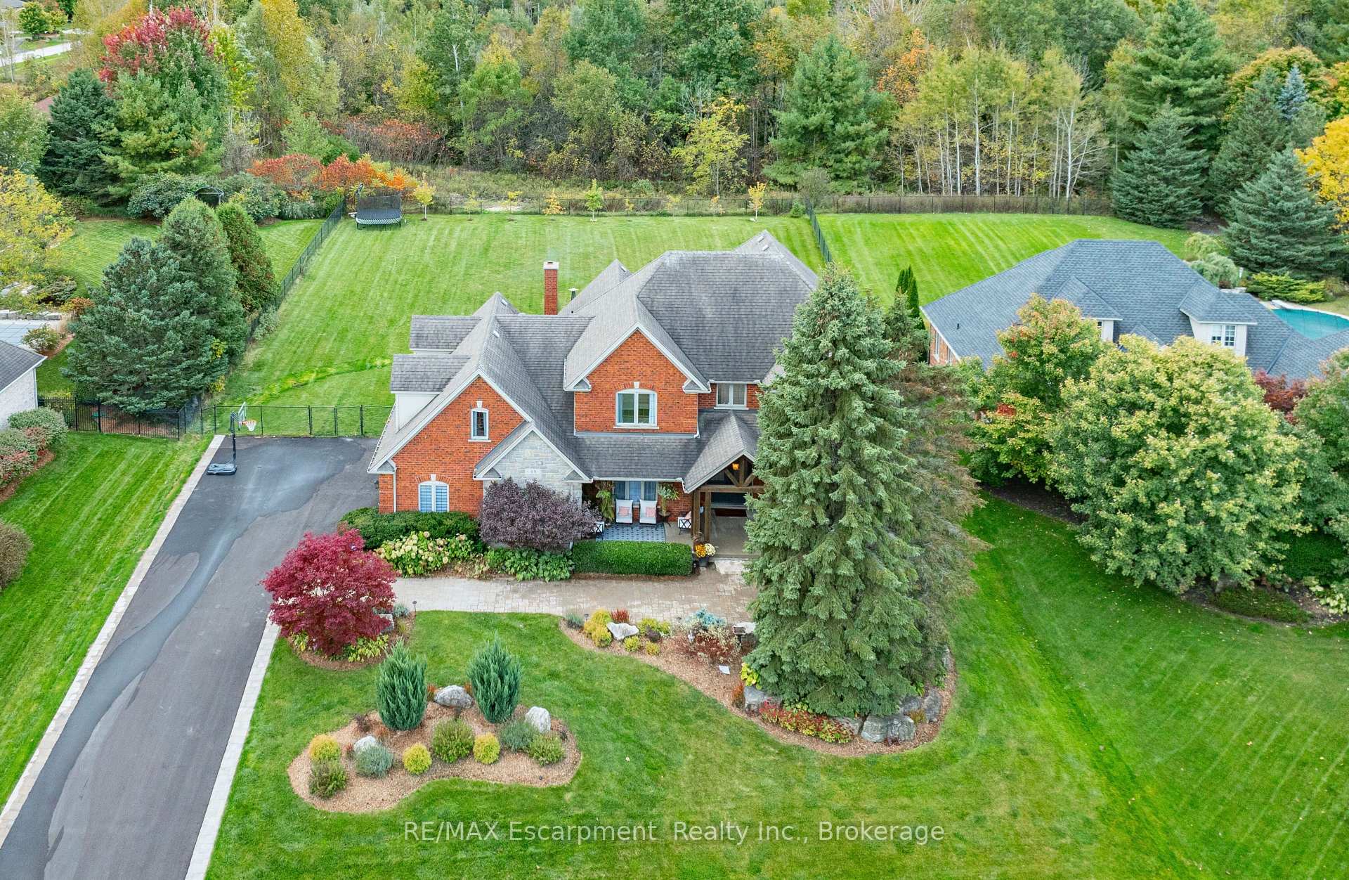 Photo 3 of 48 Palomino Drive, Hamilton, Carlisle — HOMEH