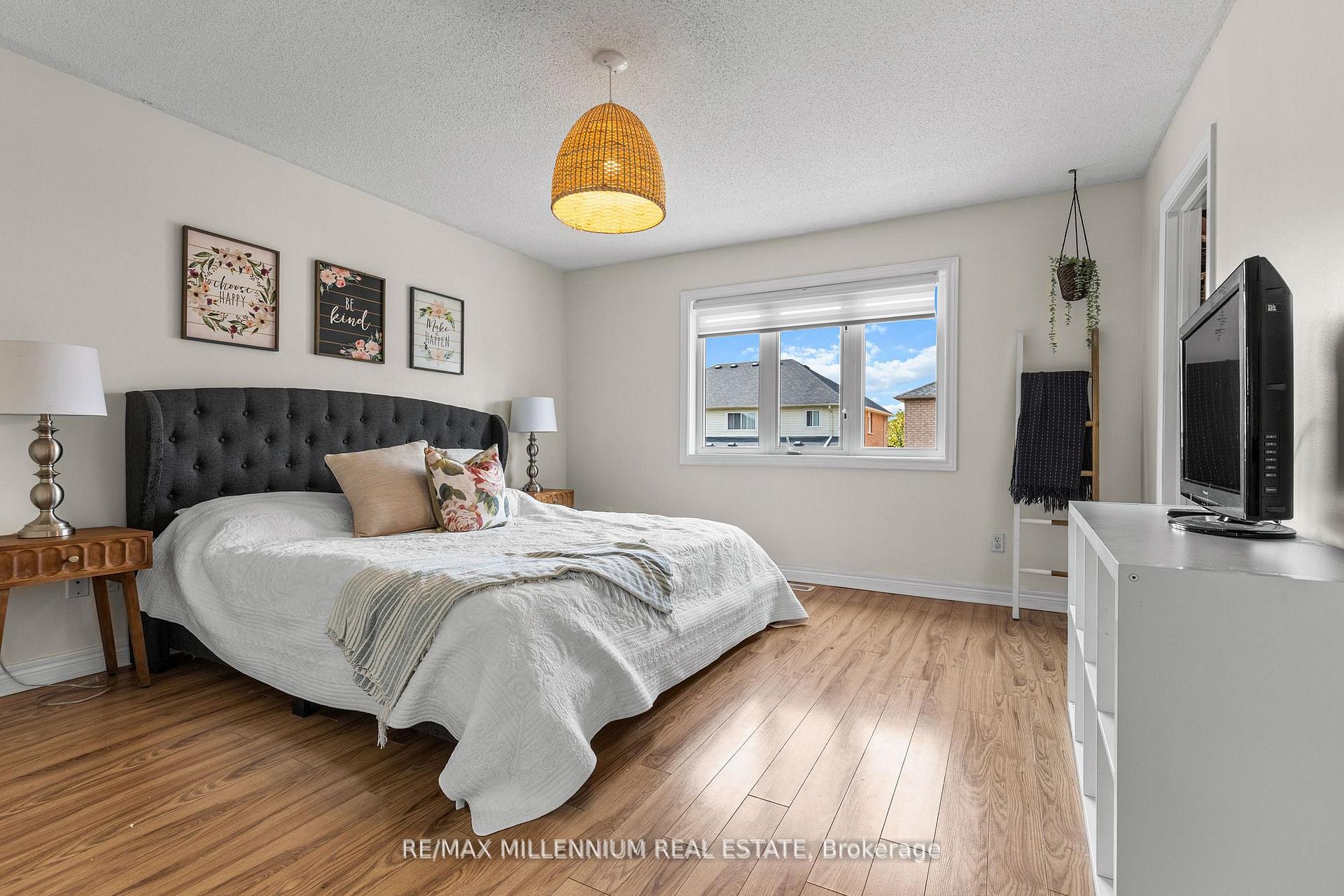 Photo 21 of 17 Prince Crescent, Brampton, Northwest Sandalwood Parkway — HOMEH