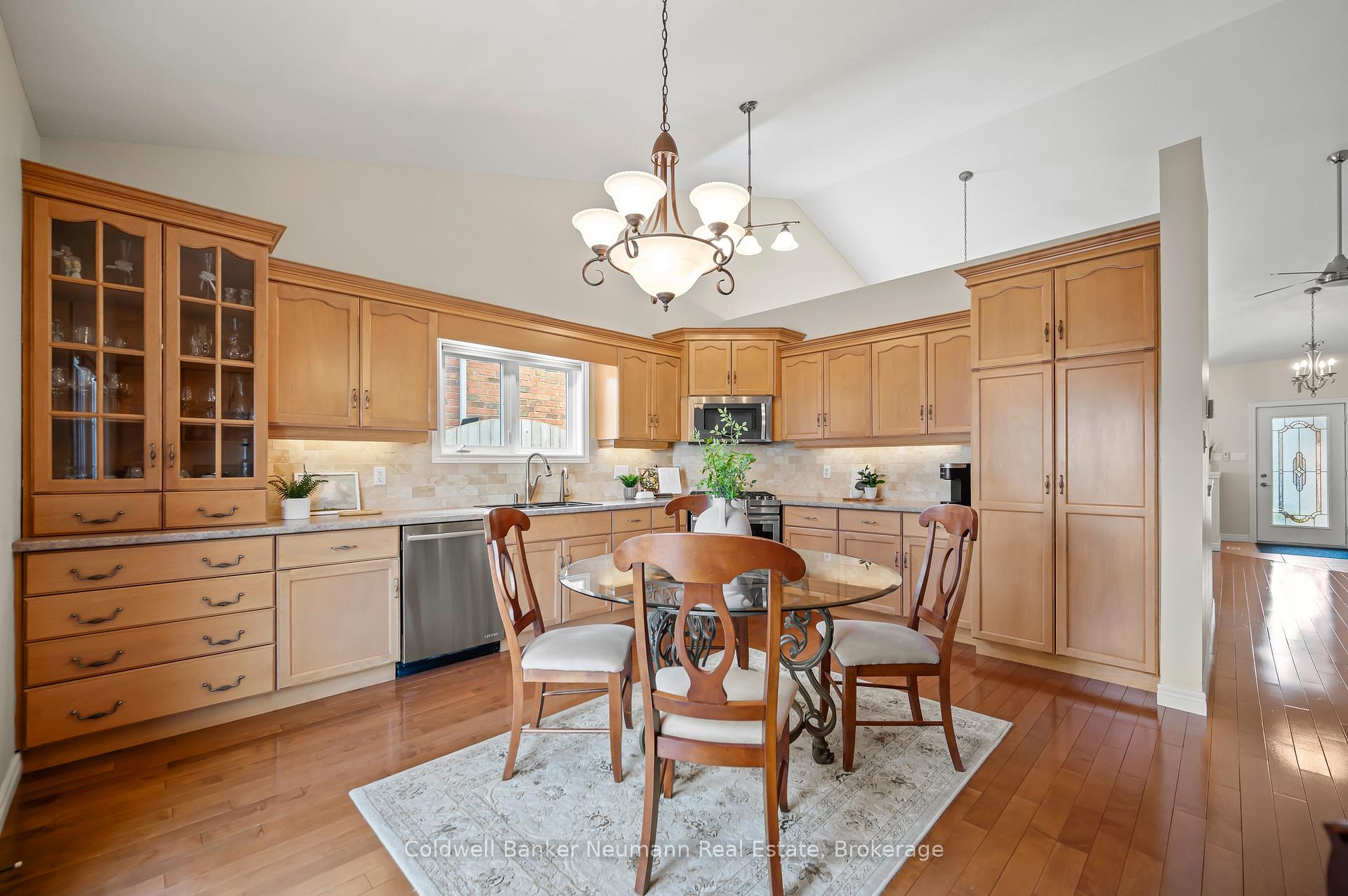 Photo 11 of 34 Blair Drive, Guelph, Pineridge/Westminster Woods — HOMEH