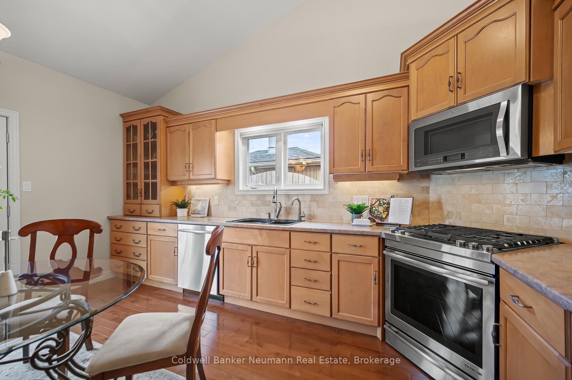 Photo 13 of 34 Blair Drive, Guelph, Pineridge/Westminster Woods — HOMEH
