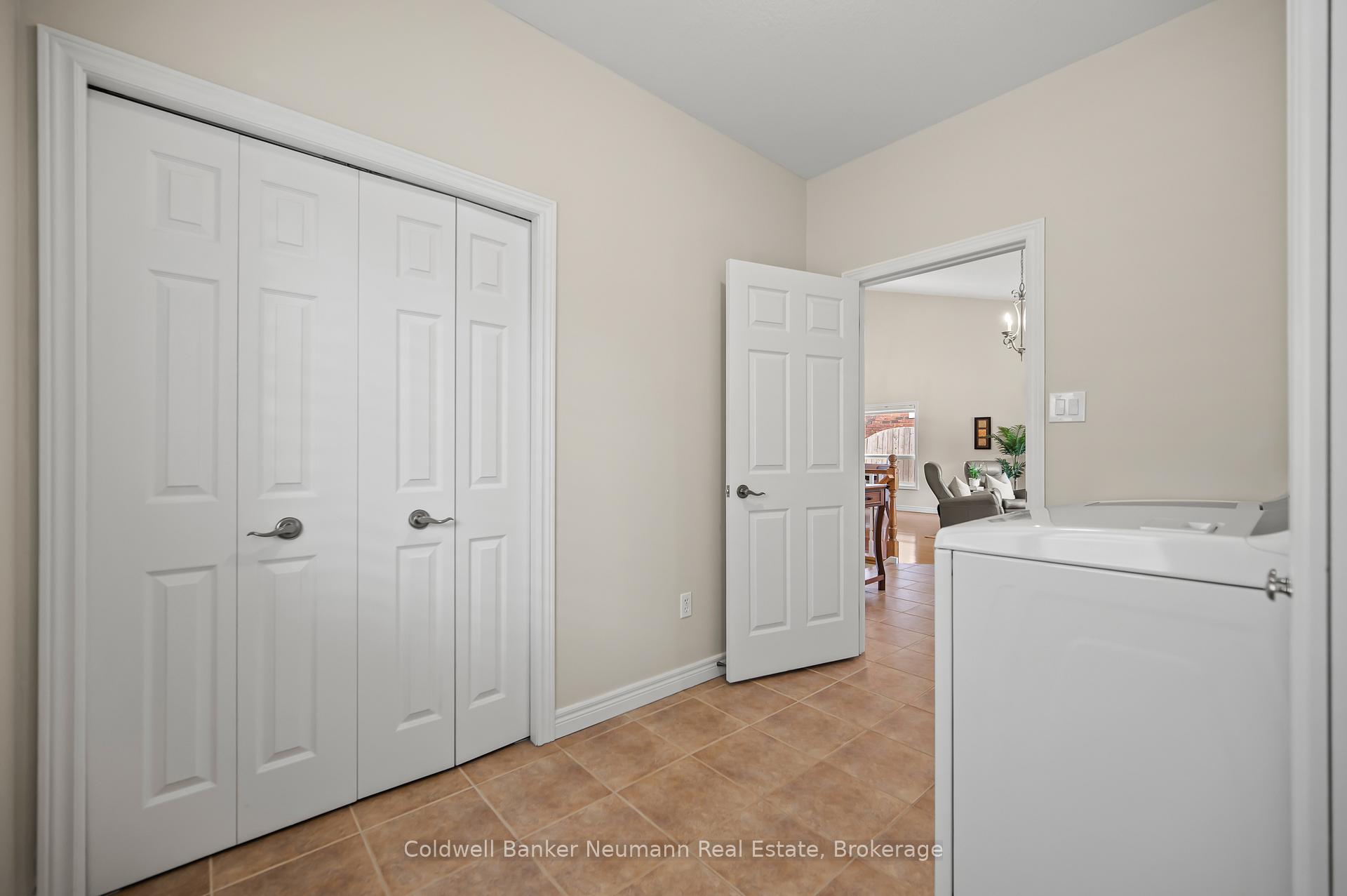 Photo 26 of 34 Blair Drive, Guelph, Pineridge/Westminster Woods — HOMEH