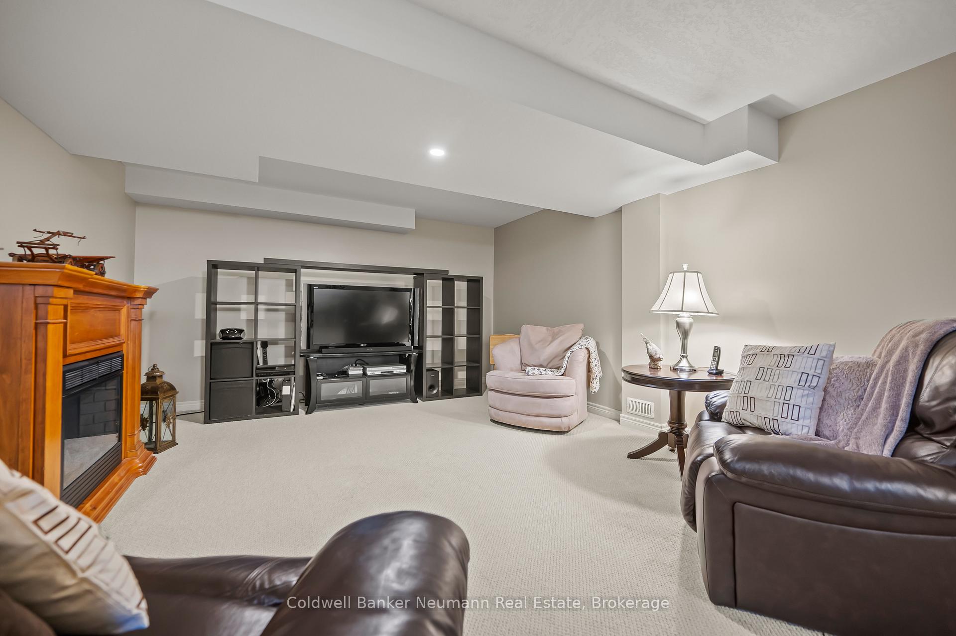 Photo 28 of 34 Blair Drive, Guelph, Pineridge/Westminster Woods — HOMEH