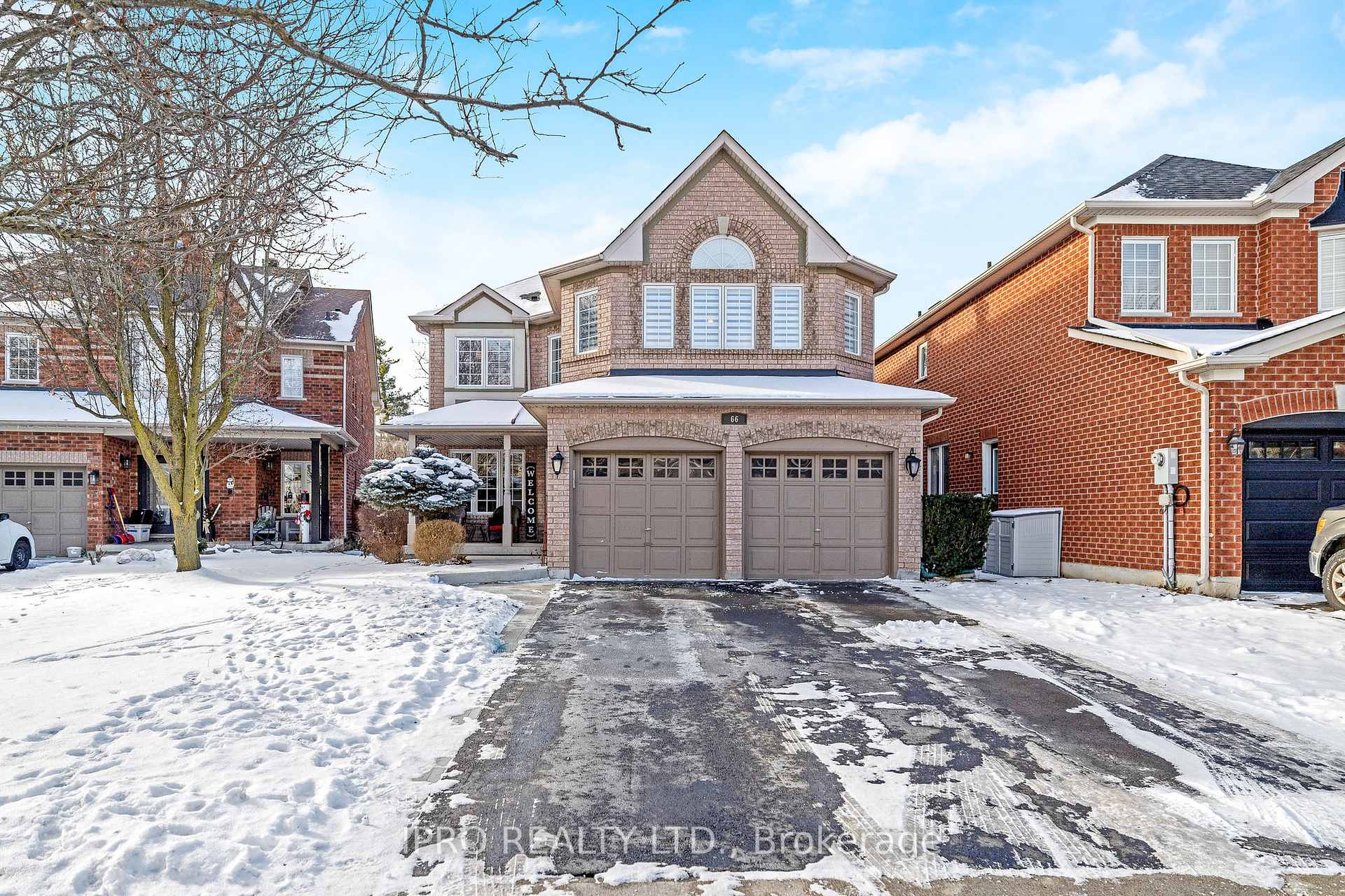 Photo 2 of 66 Forsyth Crescent, Halton Hills, Georgetown — HOMEH