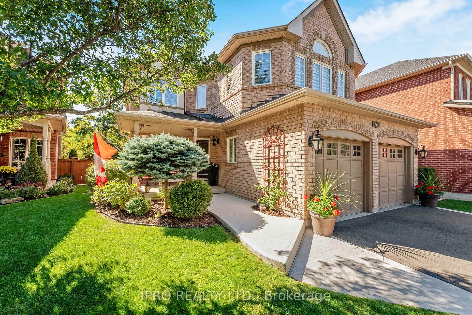 Photo 3 of 66 Forsyth Crescent, Halton Hills, Georgetown — HOMEH