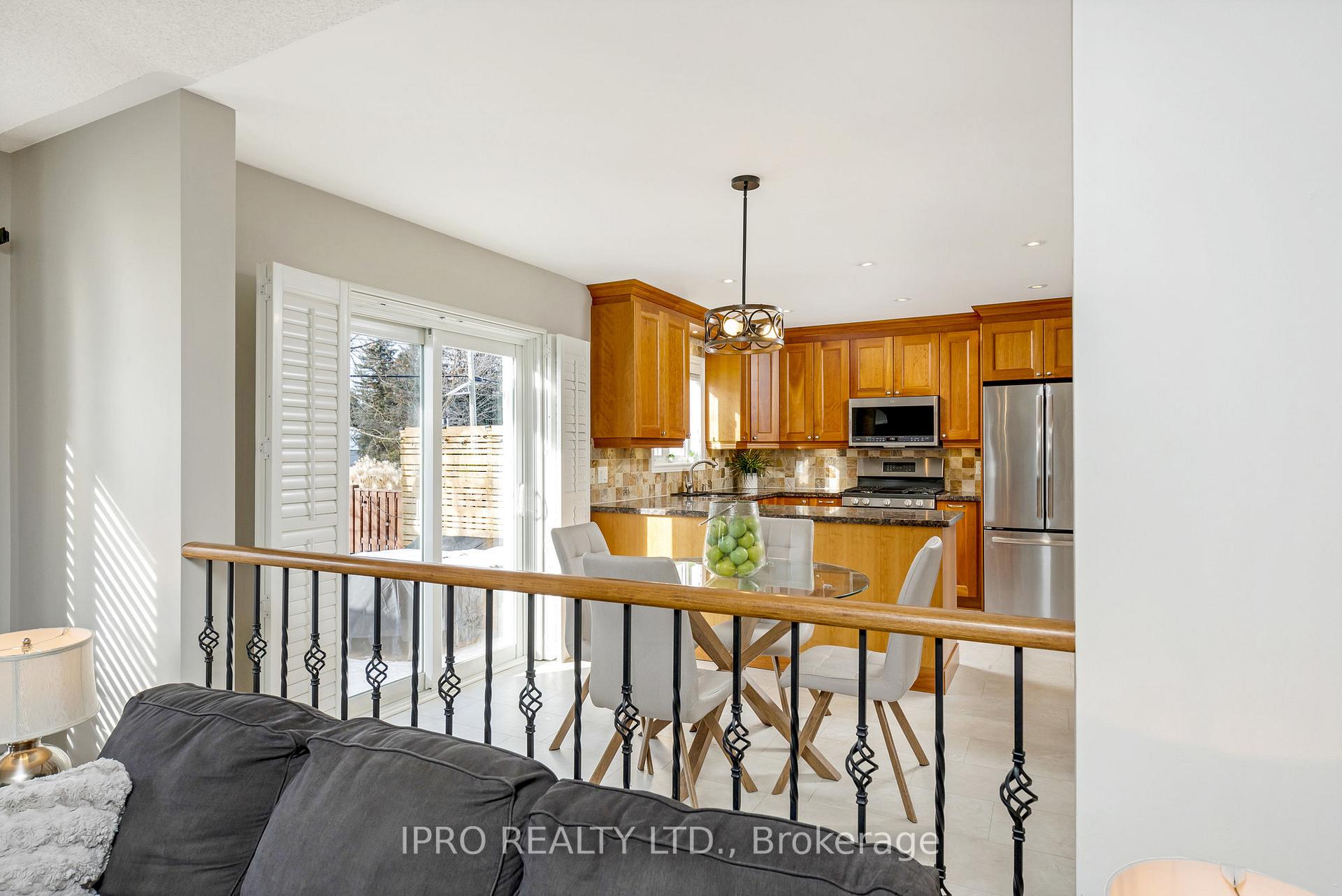 Photo 10 of 66 Forsyth Crescent, Halton Hills, Georgetown — HOMEH