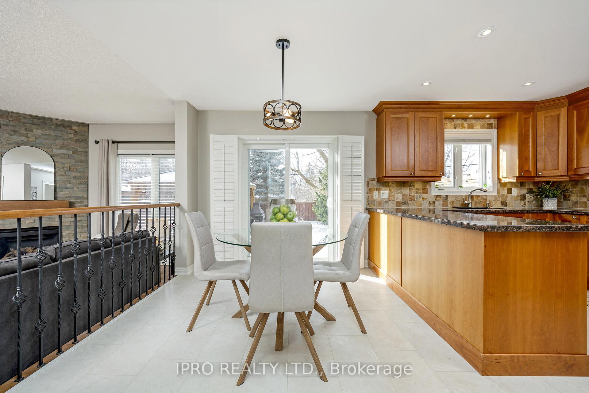 Photo 11 of 66 Forsyth Crescent, Halton Hills, Georgetown — HOMEH