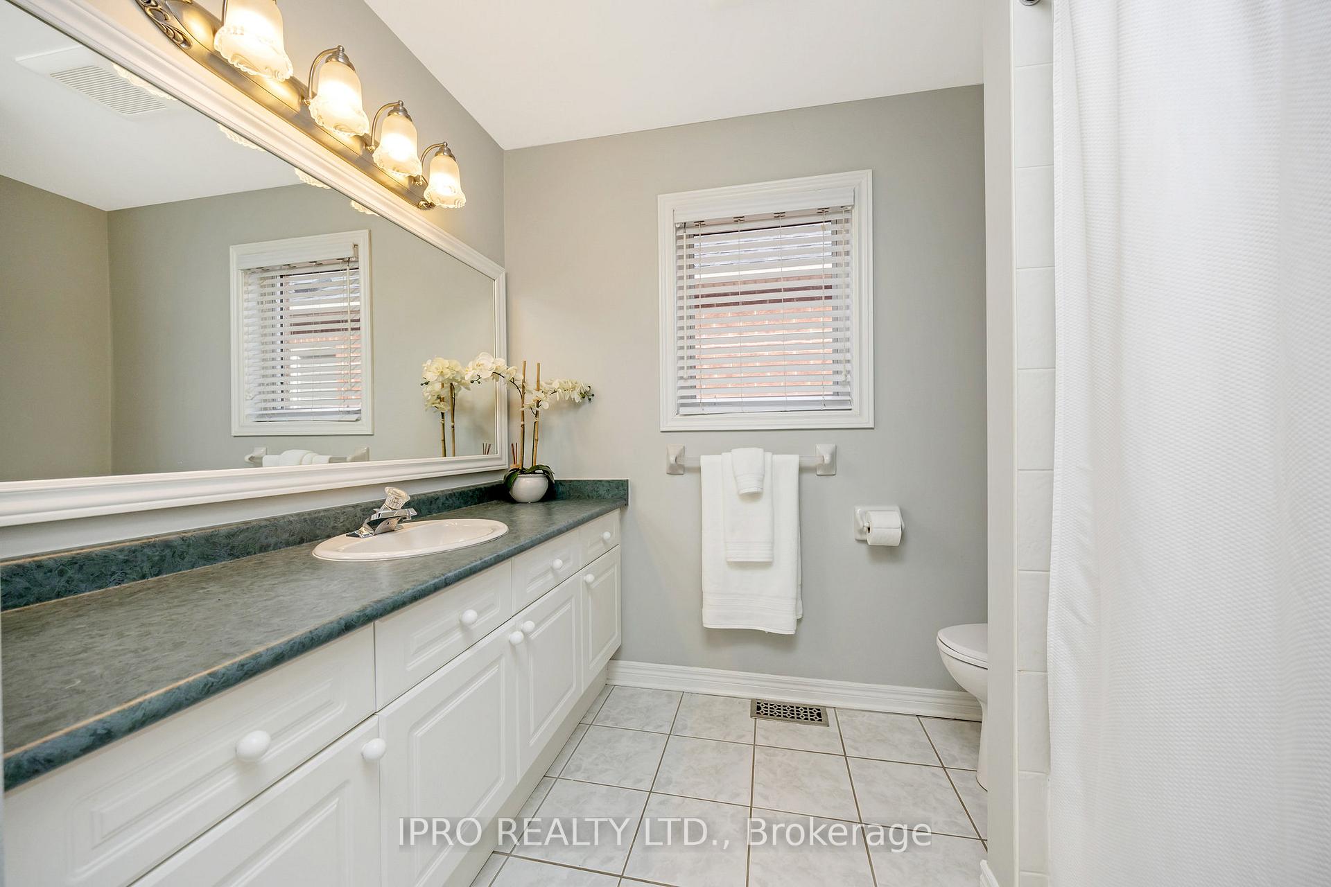 Photo 26 of 66 Forsyth Crescent, Halton Hills, Georgetown — HOMEH