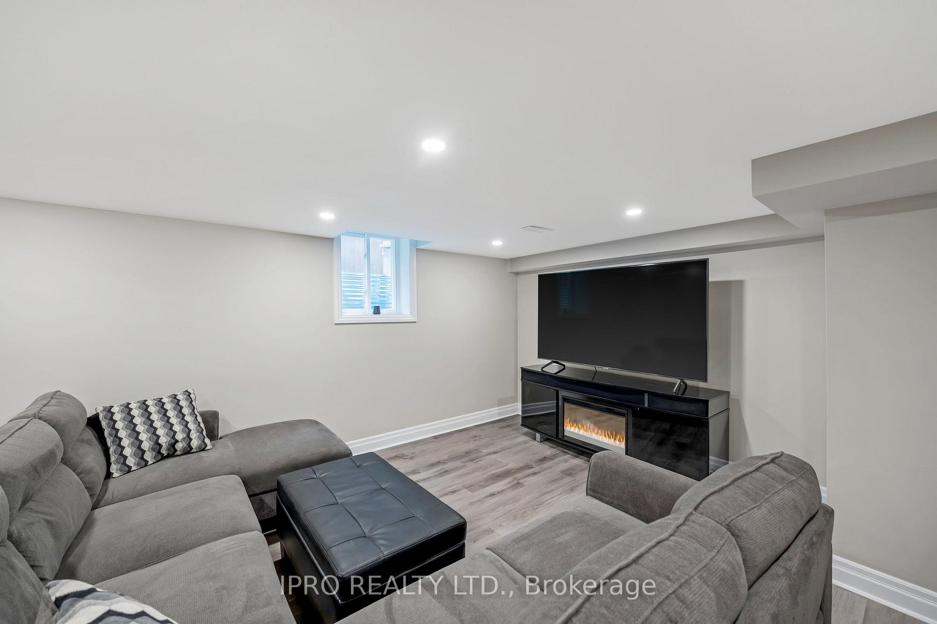 Photo 29 of 66 Forsyth Crescent, Halton Hills, Georgetown — HOMEH