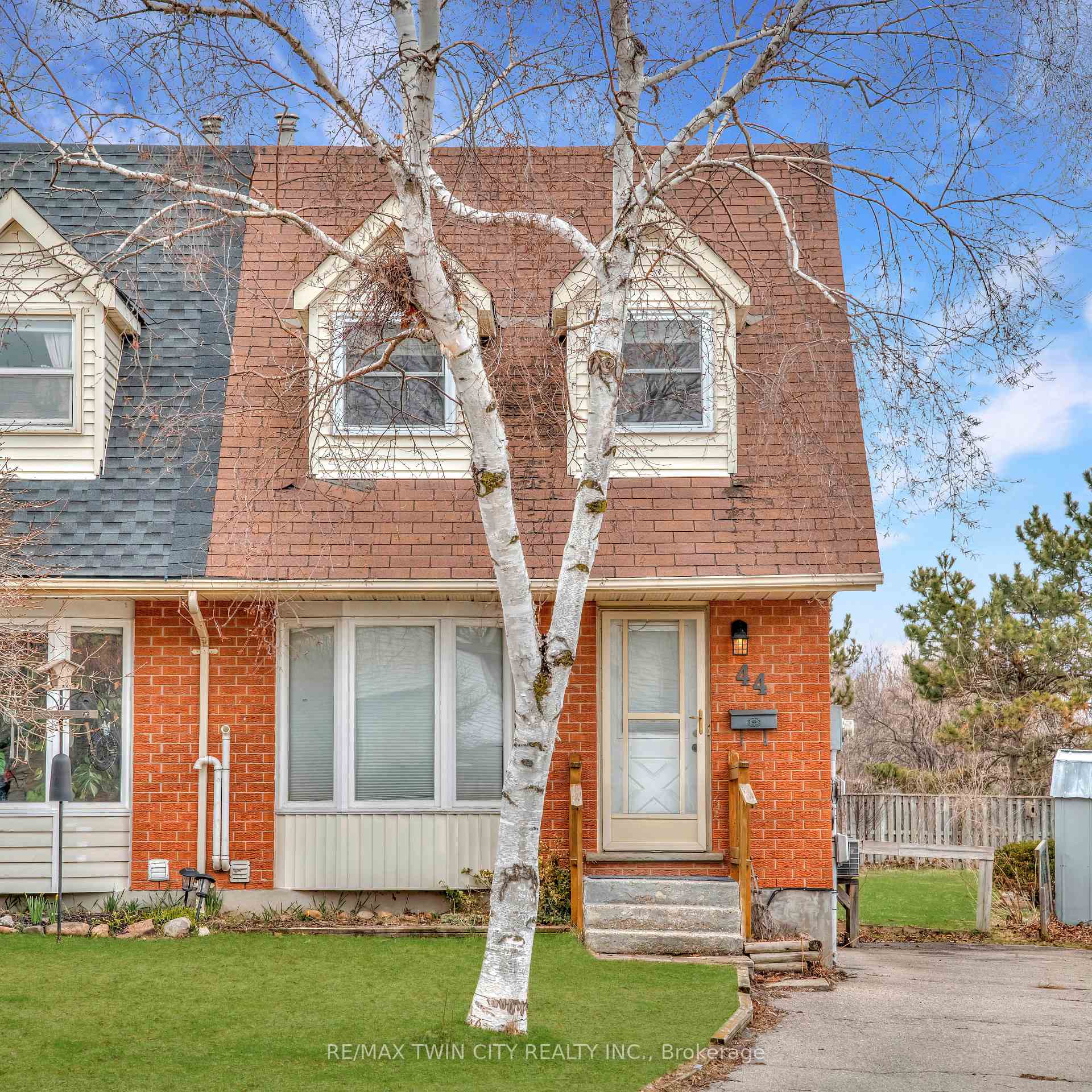Photo 2 of 44 Cole Road, Guelph, Kortright West — HOMEH
