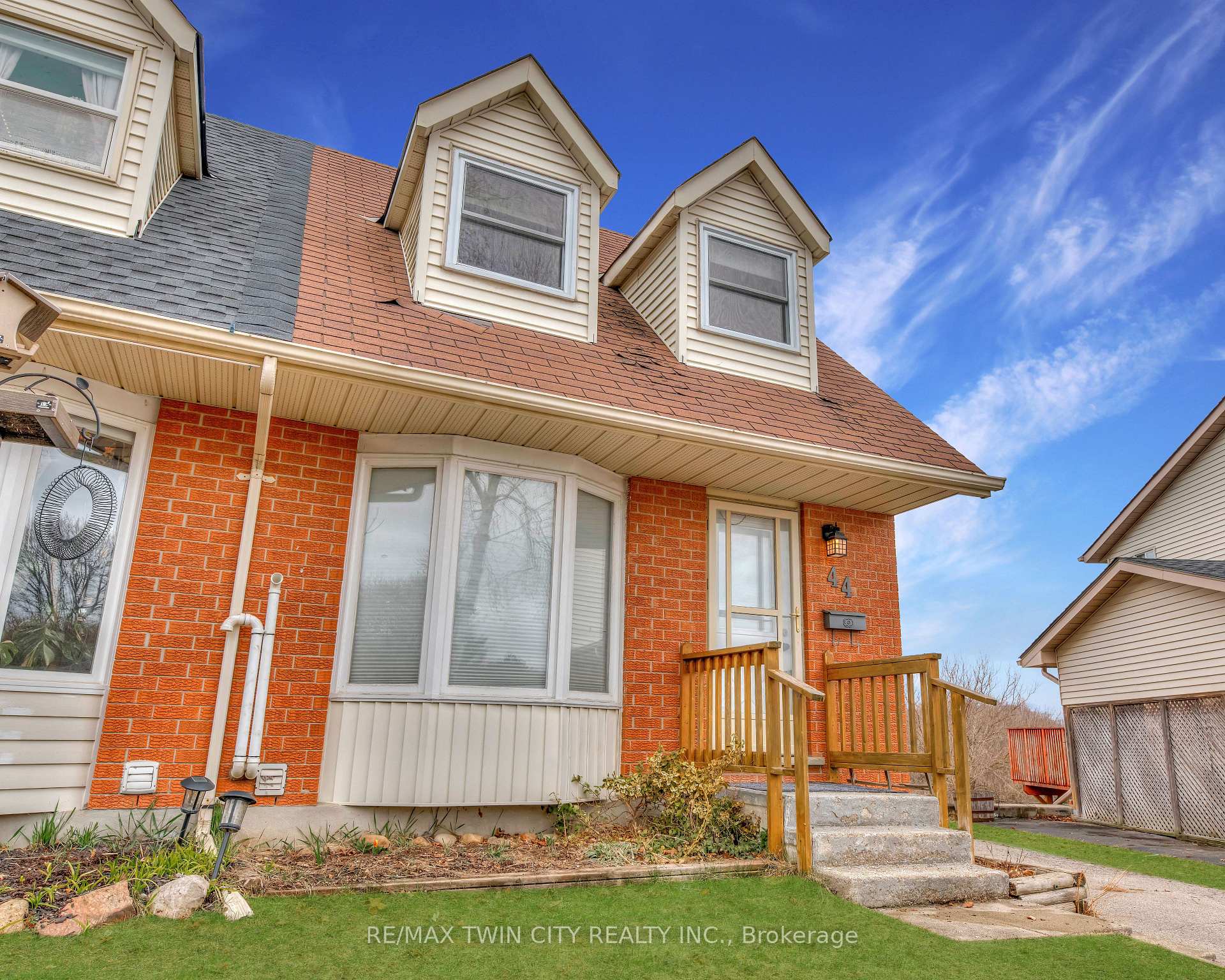 Photo 4 of 44 Cole Road, Guelph, Kortright West — HOMEH
