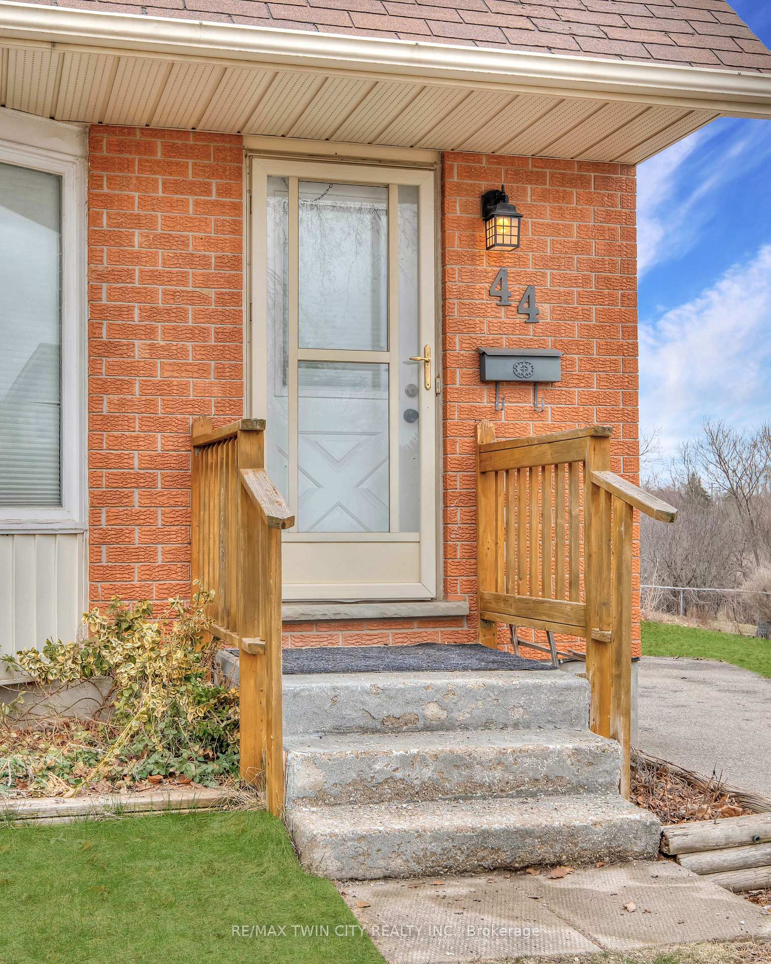 Photo 5 of 44 Cole Road, Guelph, Kortright West — HOMEH